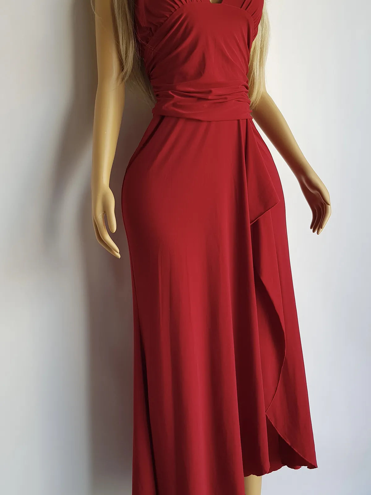 90s Super Sexy Red Goddess Gown - Absolutely Beautiful Silhouette with Halter Top & Hip Ruching - Stretch body hugging high quality draped jersey fabric