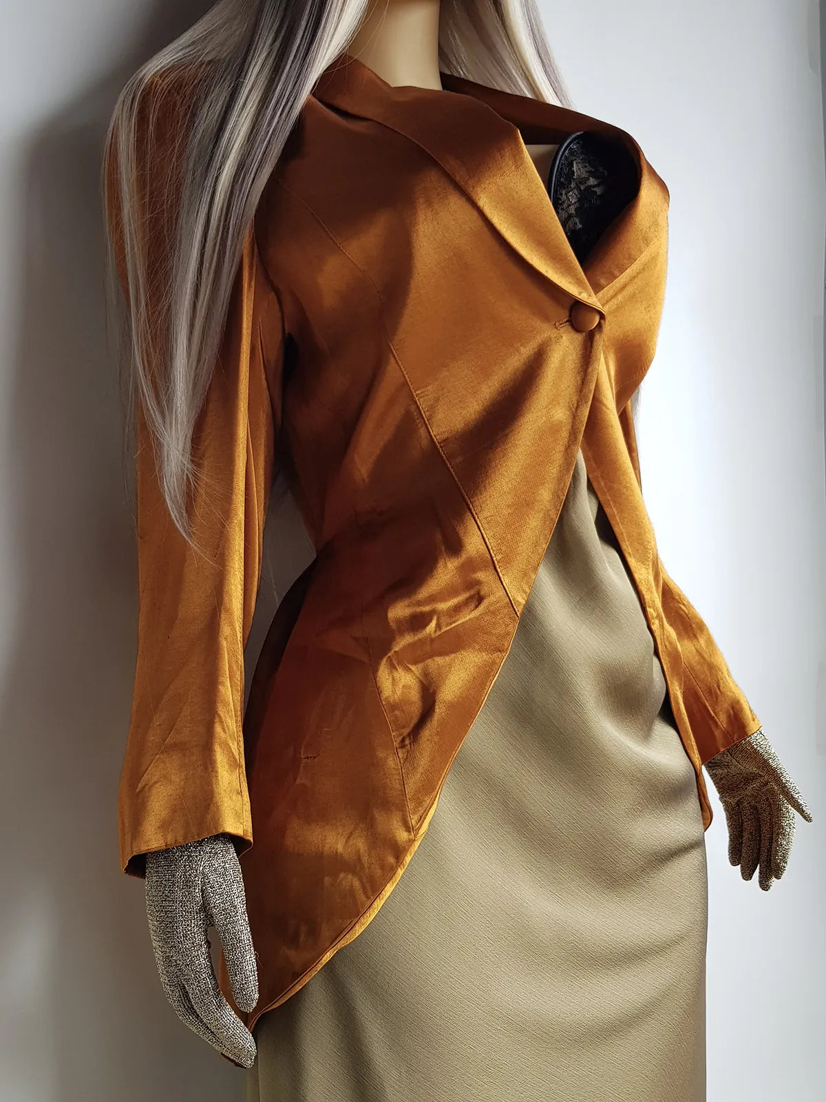 1990s Authentic Vintage Tailcoat - Hourglass Fit with a Button Closure & Long Tail Hemline - Vibrant Iridescent Shimmering Gold