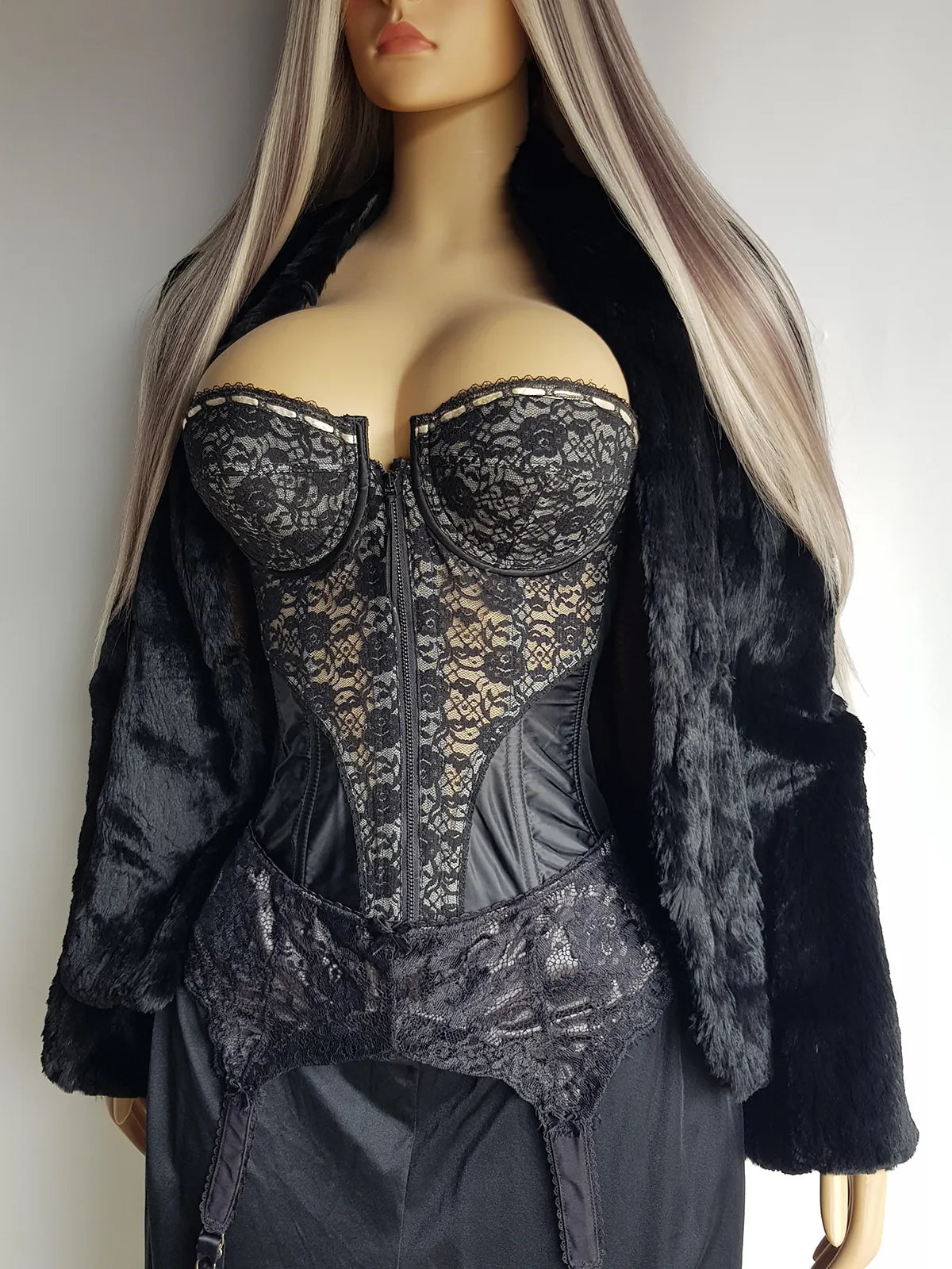 Genuine Vintage Rich Inky Black 1950s Vintage Fur Coat - Beautiful Tailoring on Shoulders and Sleeves - Super Soft Rabbit