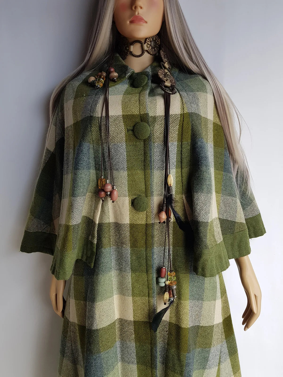 1950s Exceptional 100% Wool Coat / Cape in Knockout Green Tones - full length - button front & fully lined