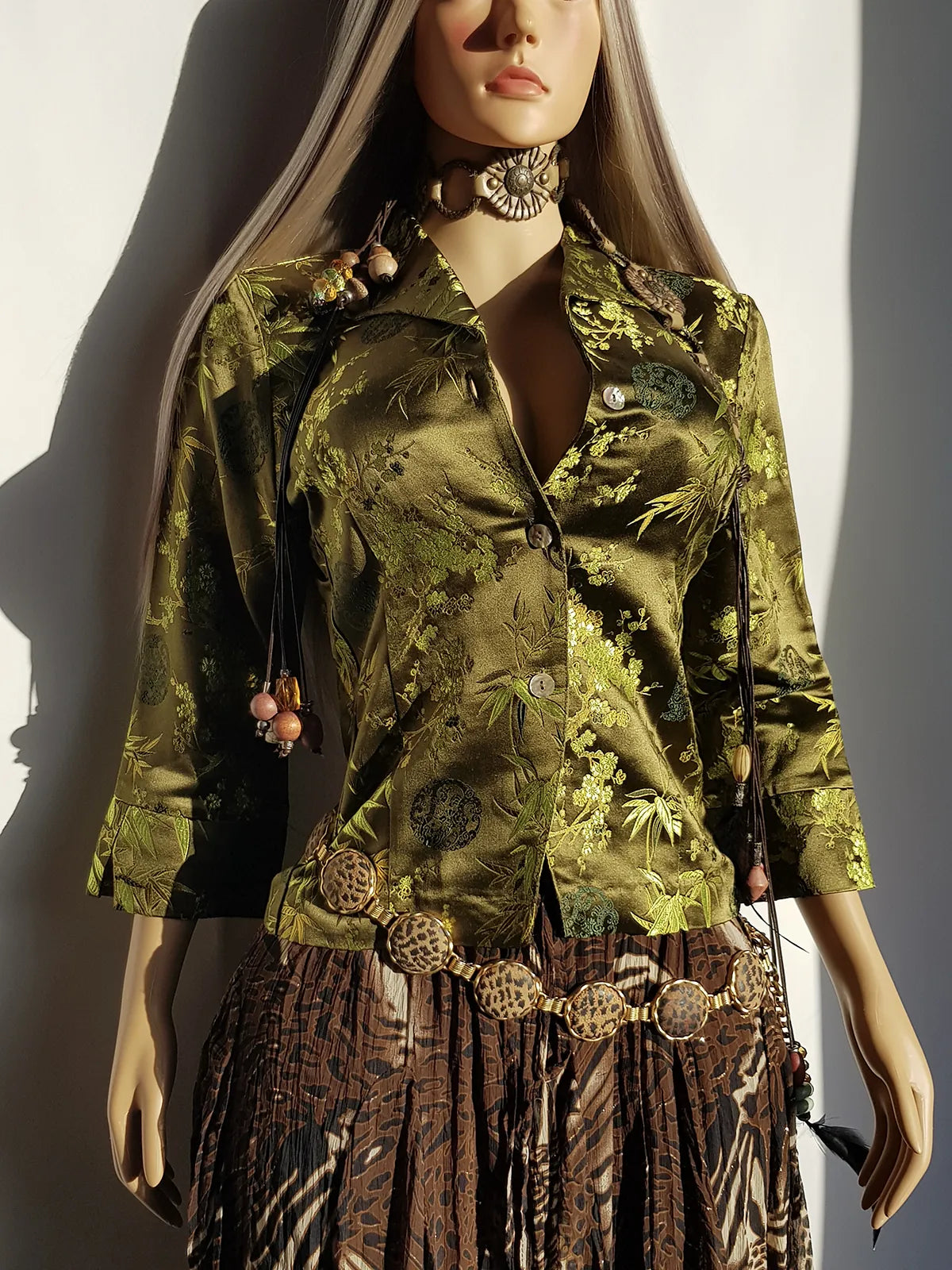1990s Spectacular Olive Green Oriental Vintage Brocade Jacket - Tailored Fitted - Unbelievably Gorgeous Iridescent Print