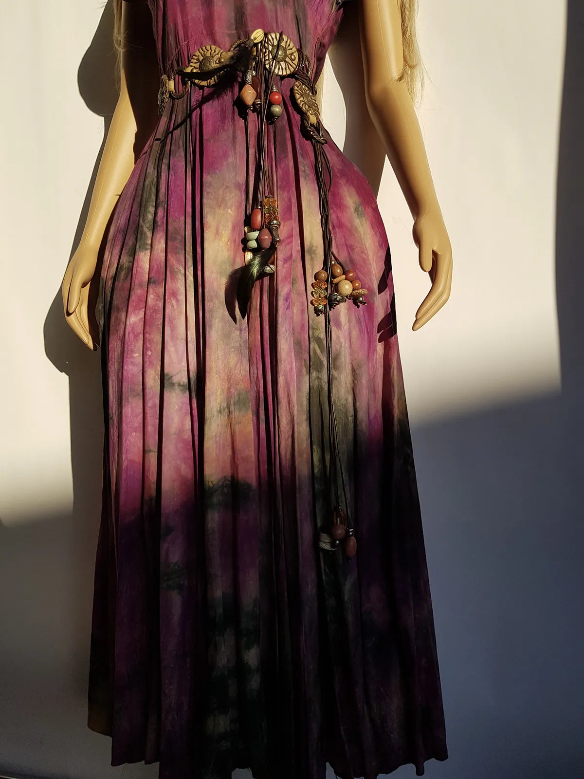 Spectacular 1950s Amethyst Purple & Green Toned Hand Dyed One of a Kind Hourglass Dress - Pure Cotton - Gathered Sculptural Bust - Fitted Waist - Flared Skirt