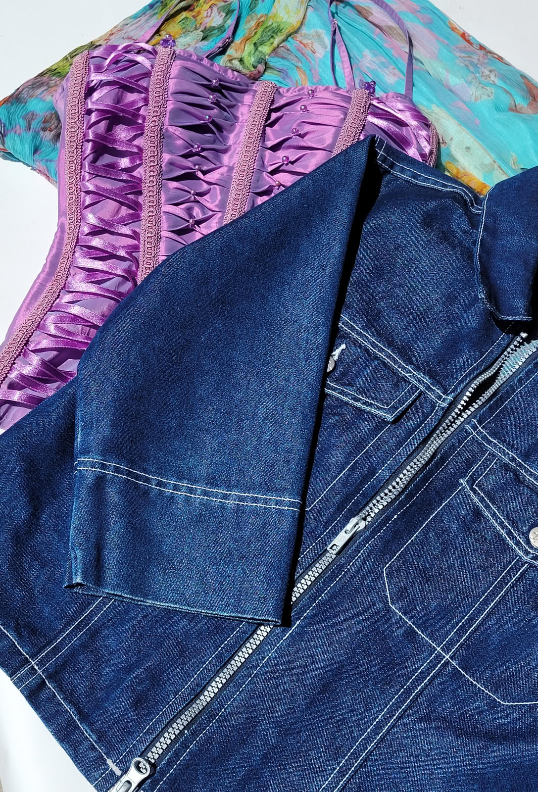 1990s Authentic Vintage Denim Workwear Motorcycle Style Jacket - Contrast Stitching - wear open or closed - ultra sexy cropped boxy fit with pockets