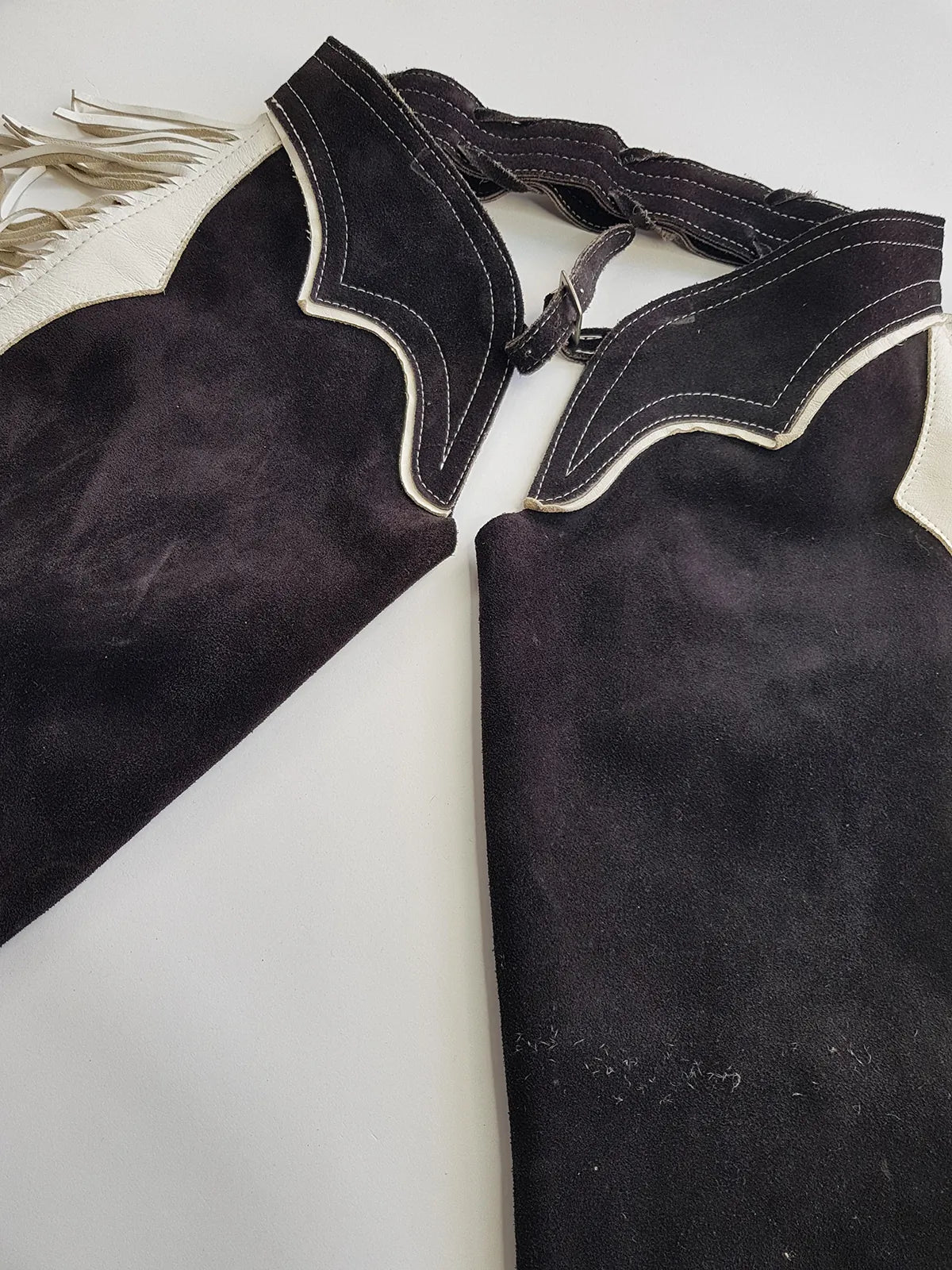 1950s Geniune Authentic Cowgirl Princess - Beautiful Soft Suede & Leather Tassel Chaps - Black & White - Chunky Metal Zippers - Perfect Fit - Iconic for a Costume