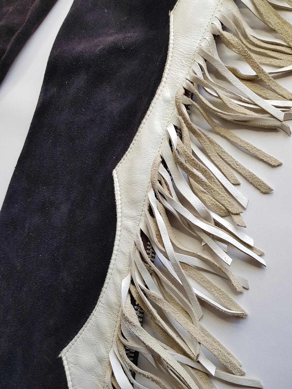 1950s Geniune Authentic Cowgirl Princess - Beautiful Soft Suede & Leather Tassel Chaps - Black & White - Chunky Metal Zippers - Perfect Fit - Iconic for a Costume