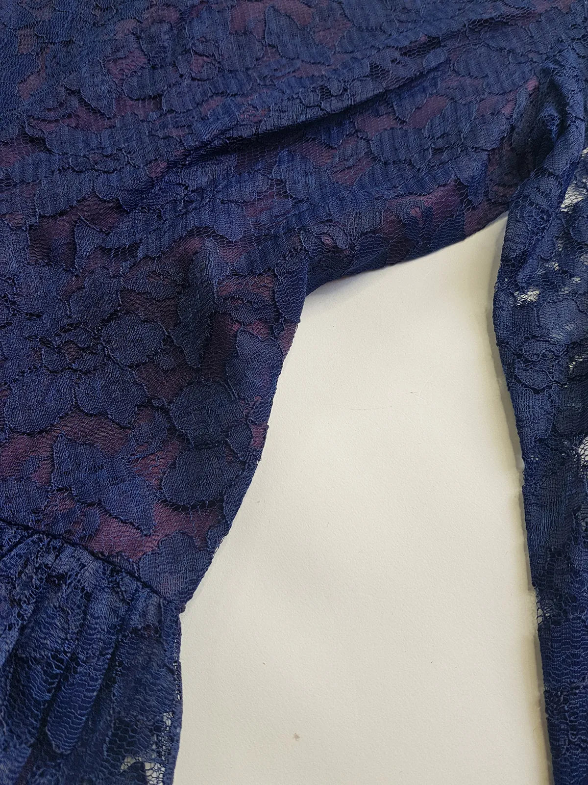 1950s Vintage Scalloped Neckline Midnight Blue Lace Dress - Flared Skirt & Gorgeous Lace Hemline - Immaculate Tailoring - Fully Lined