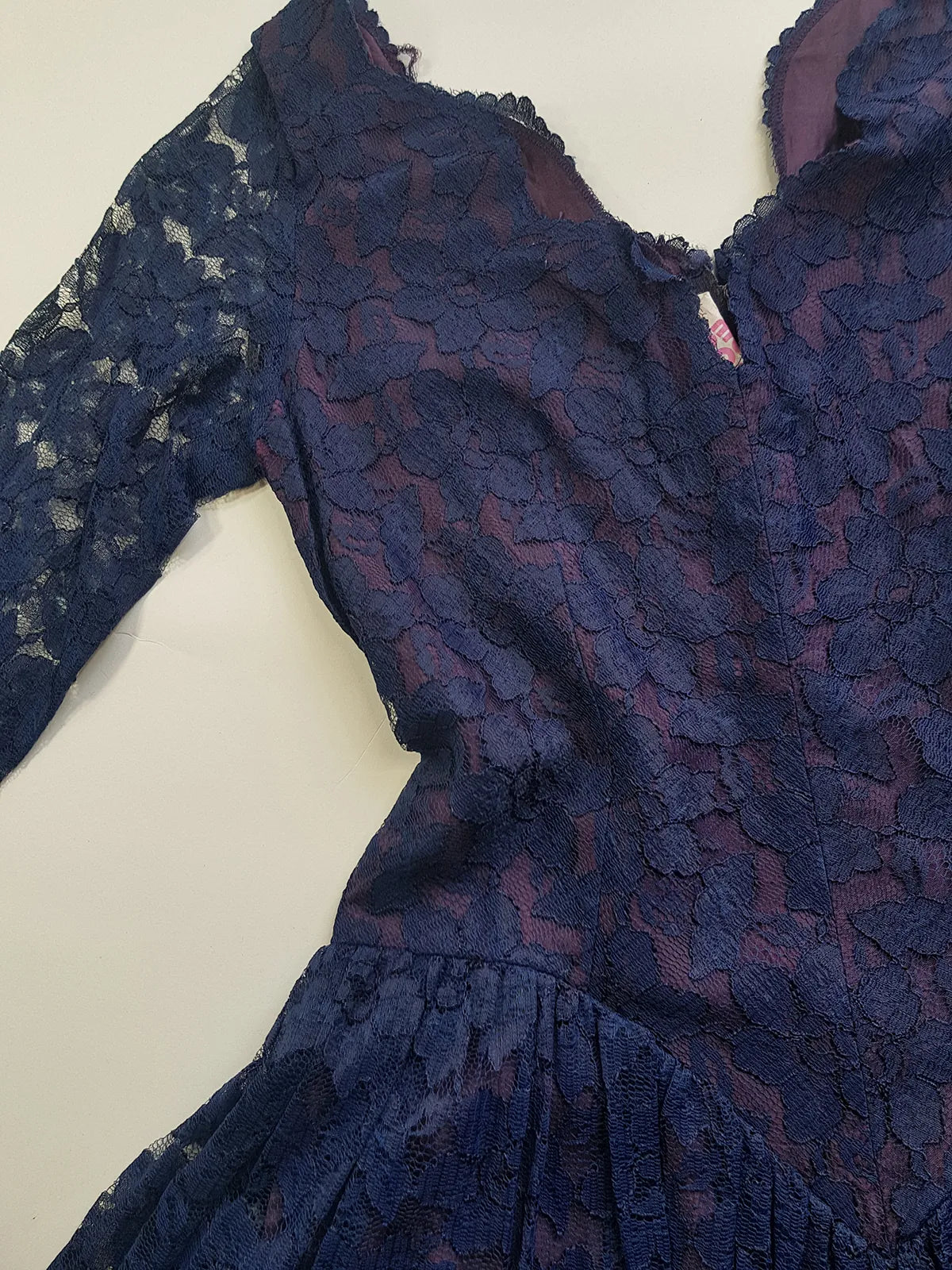 1950s Vintage Scalloped Neckline Midnight Blue Lace Dress - Flared Skirt & Gorgeous Lace Hemline - Immaculate Tailoring - Fully Lined