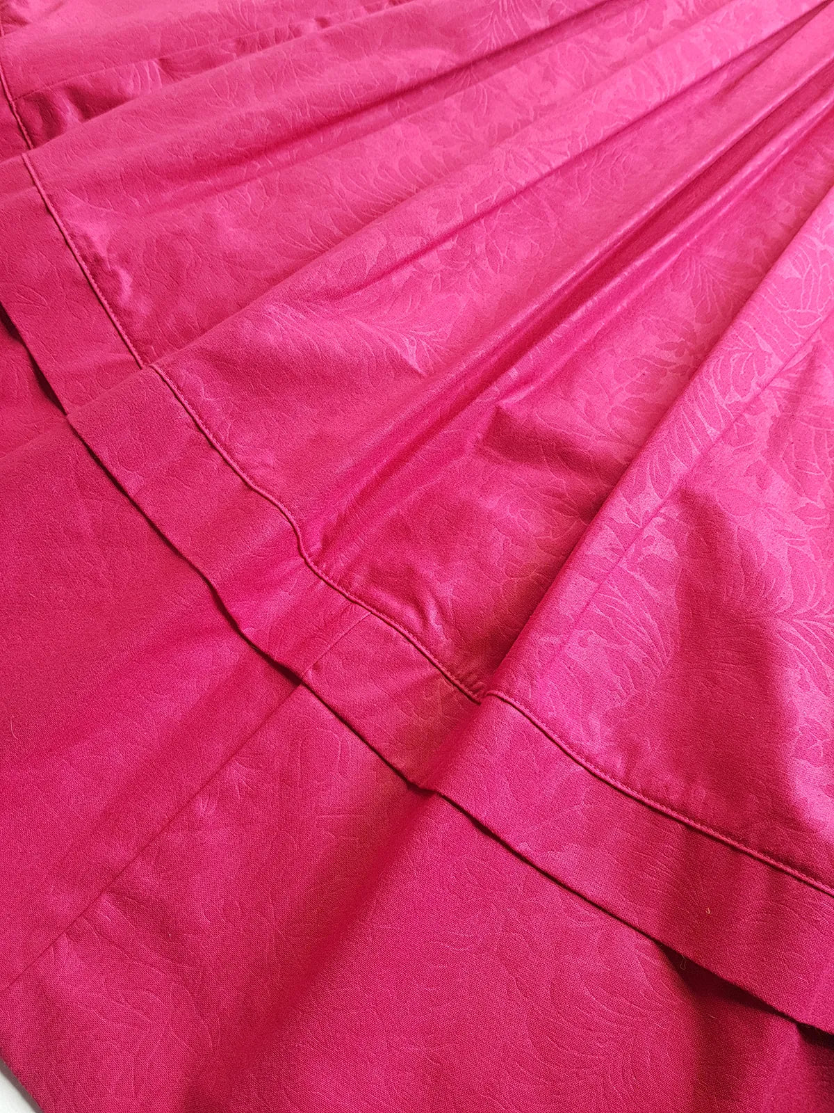 1980s Authentic Laura Ashley Designer Vintage Dress - Perfect Raspberry Colour - Fitted Top Hourglass Waist & Flared Mid Length Skirt - Puff Sleeves - Unbelievably Beautiful