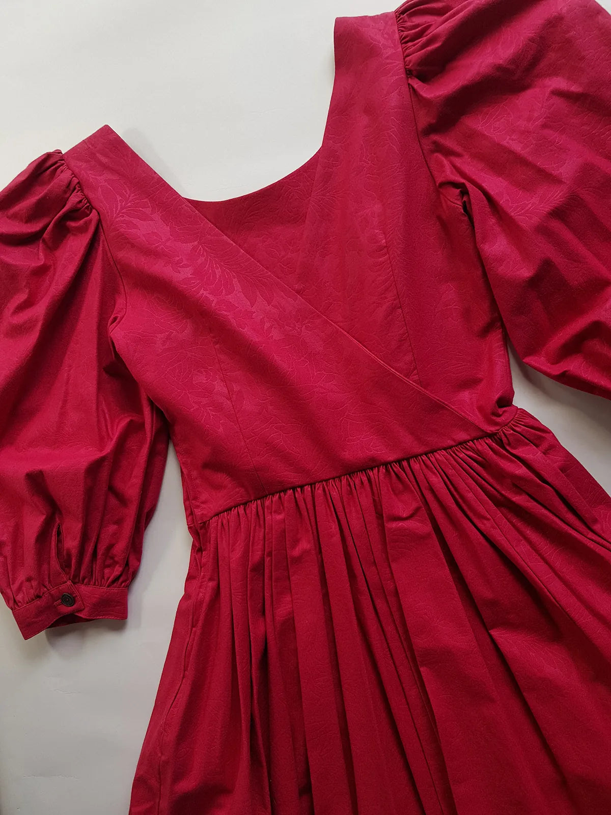 1980s Authentic Laura Ashley Designer Vintage Dress - Perfect Raspberry Colour - Fitted Top Hourglass Waist & Flared Mid Length Skirt - Puff Sleeves - Unbelievably Beautiful