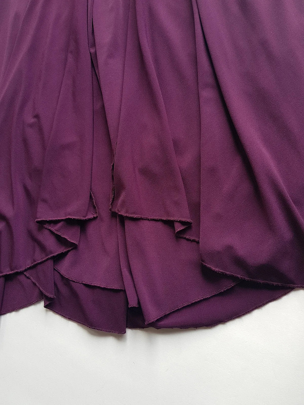 90s Sexy Purple Goddess Gown - Absolutely Beautiful Silhouette with Draped Bust & Waist Ruching - Stretch body hugging high quality draped jersey fabric