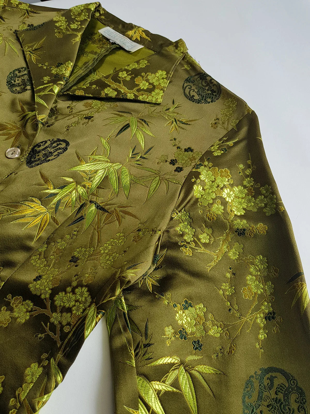 1990s Spectacular Olive Green Oriental Vintage Brocade Jacket - Tailored Fitted - Unbelievably Gorgeous Iridescent Print