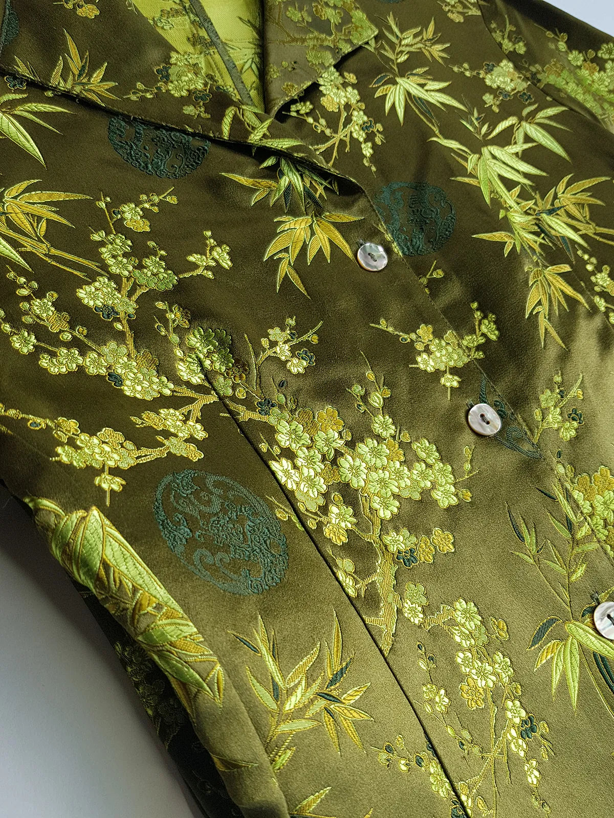 1990s Spectacular Olive Green Oriental Vintage Brocade Jacket - Tailored Fitted - Unbelievably Gorgeous Iridescent Print