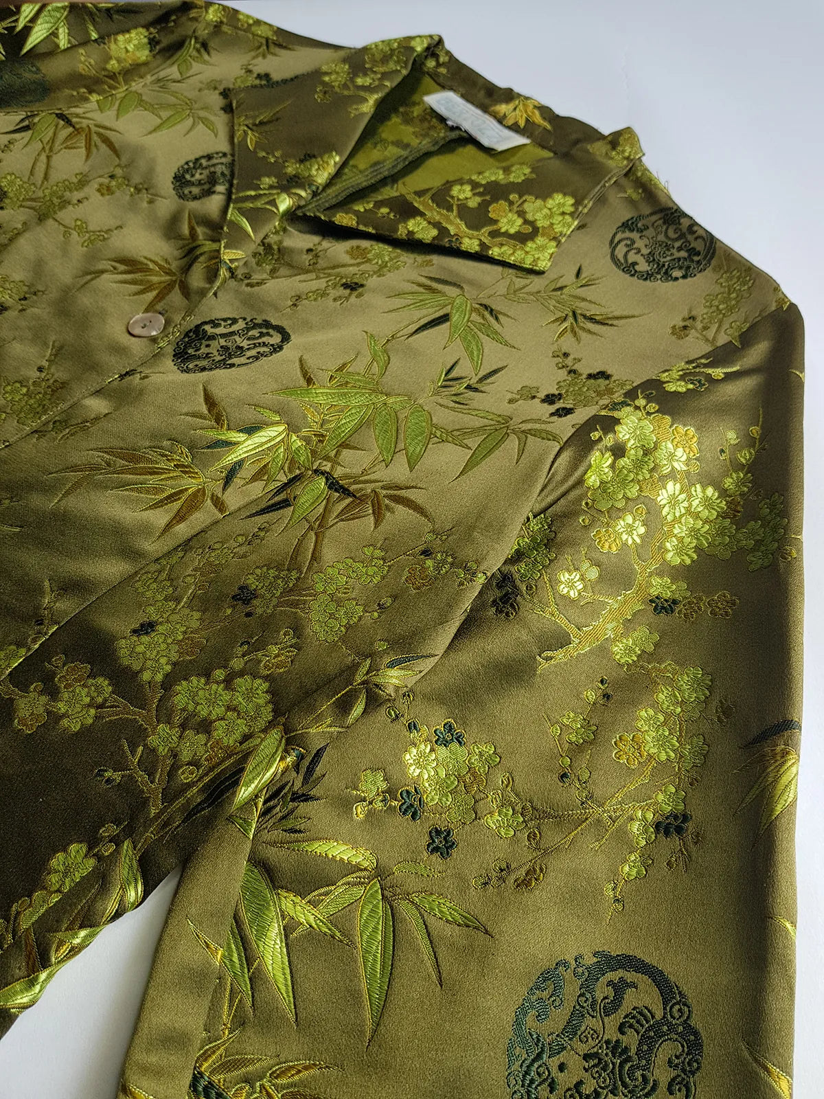 1990s Spectacular Olive Green Oriental Vintage Brocade Jacket - Tailored Fitted - Unbelievably Gorgeous Iridescent Print