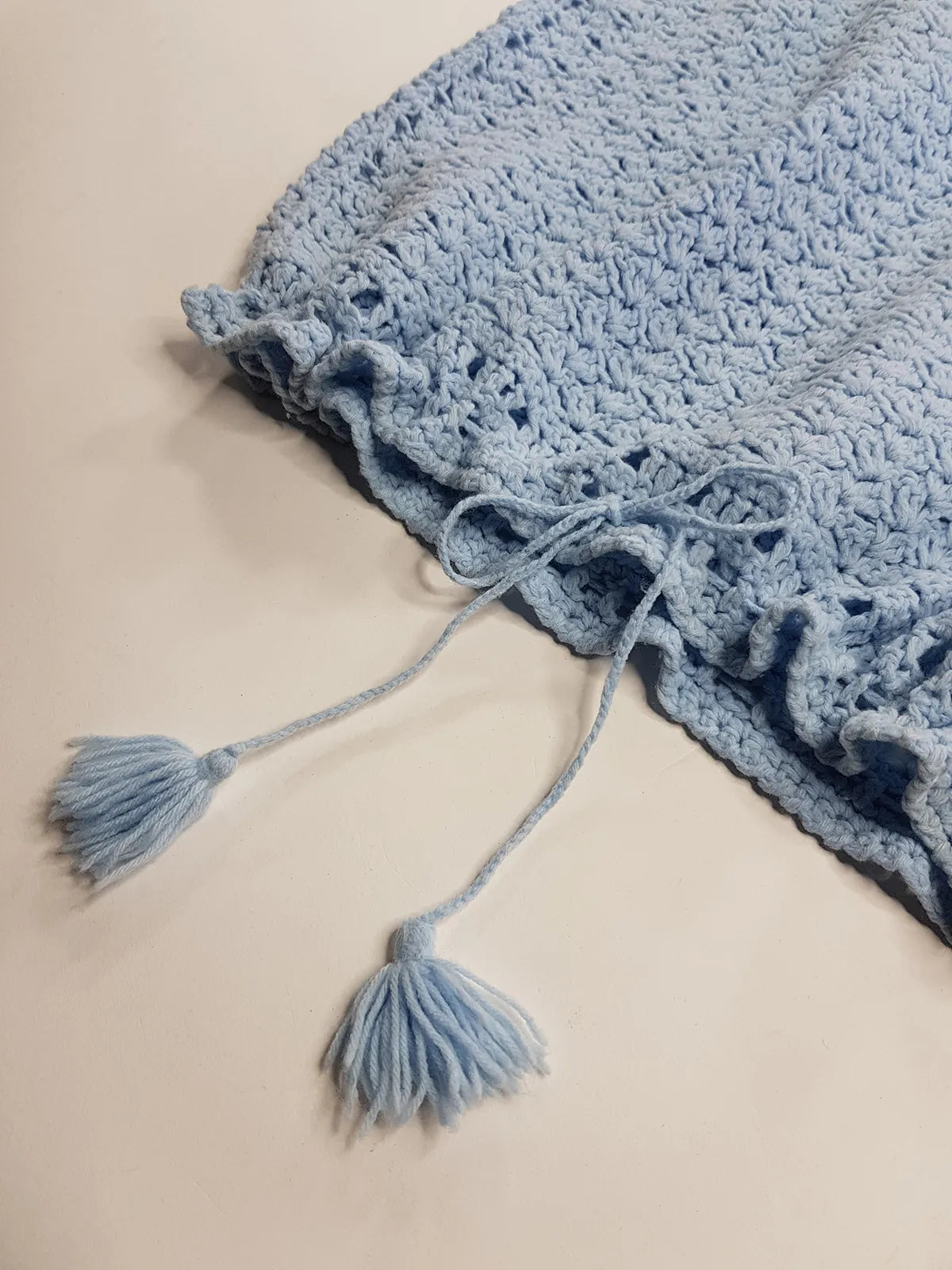 Very Sweet 1950s Rare Handmade knit top in Baby Blue - So Marilyn Monroe off-duty Vibes - Hand knitted pure wool - Square Neck - Drawstring Cinched Waist & Little Tassels