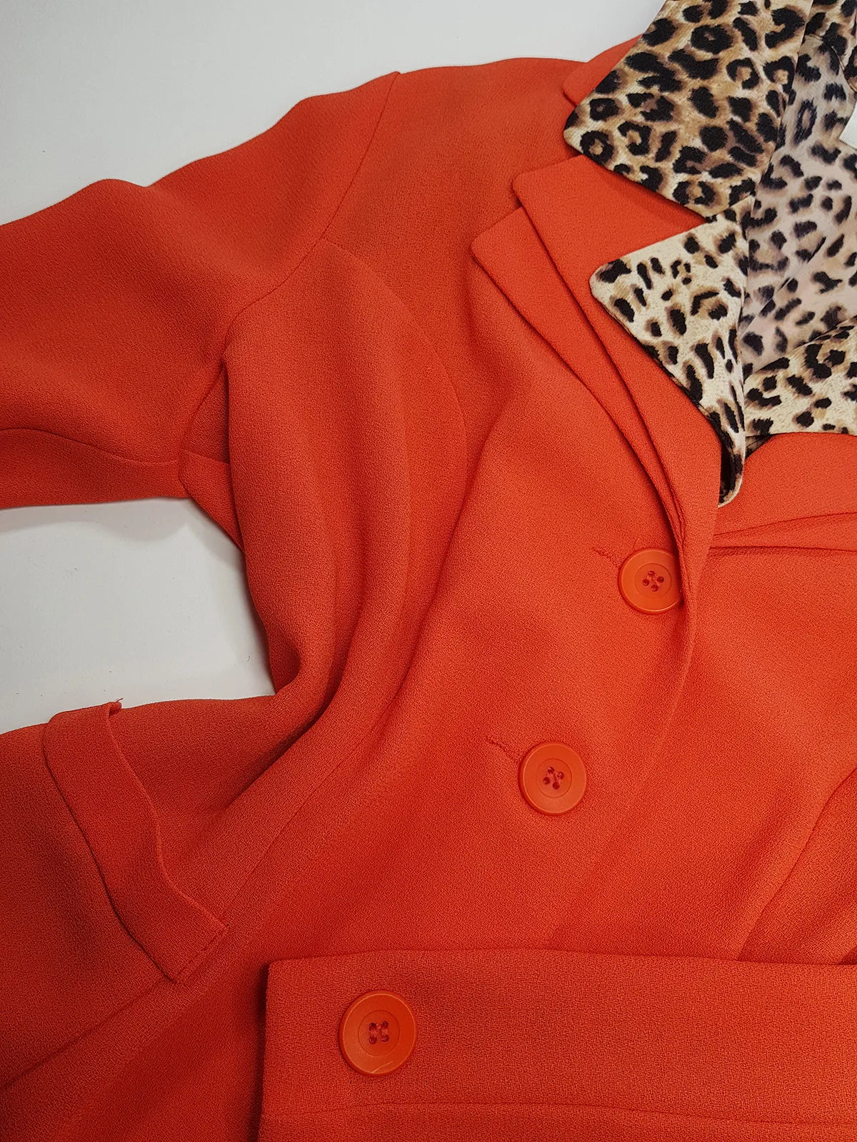 90s Mugler Style Perfectly Tailored Nipped Waist Tangerine Suit Jacket in light crepe fabric - Perfect Workwear Piece for an Office Siren