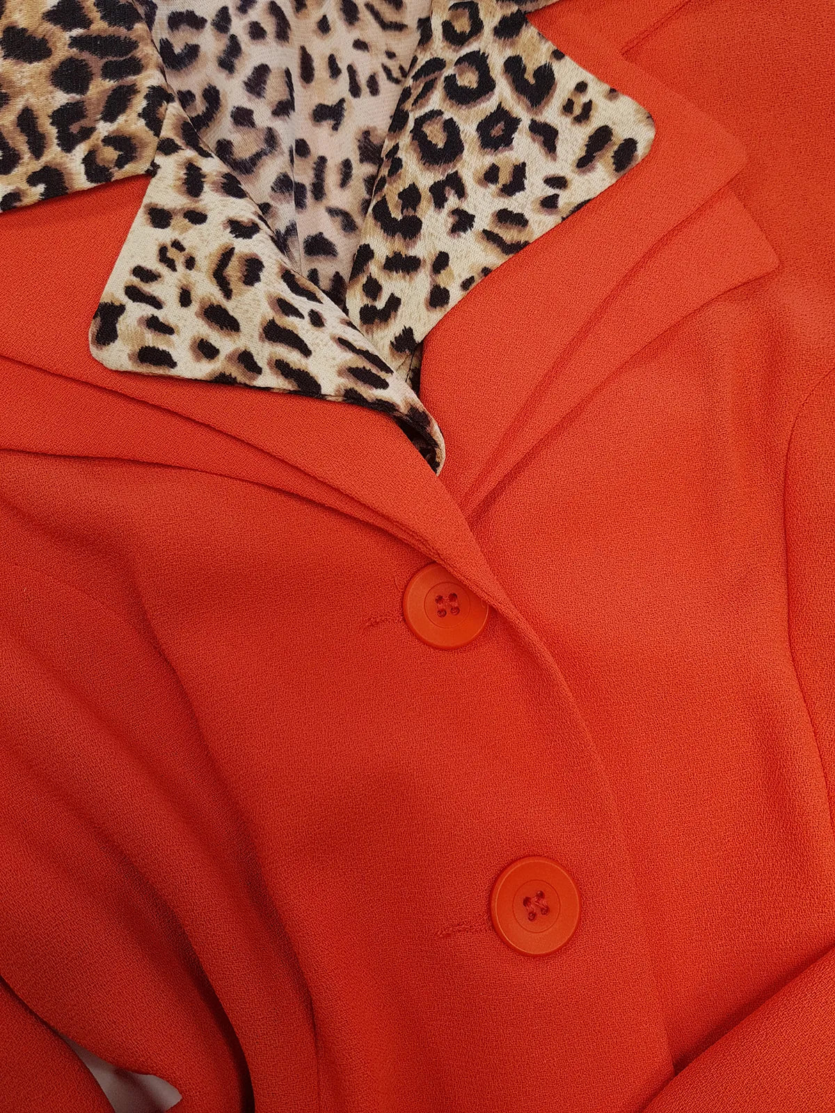 90s Mugler Style Perfectly Tailored Nipped Waist Tangerine Suit Jacket in light crepe fabric - Perfect Workwear Piece for an Office Siren