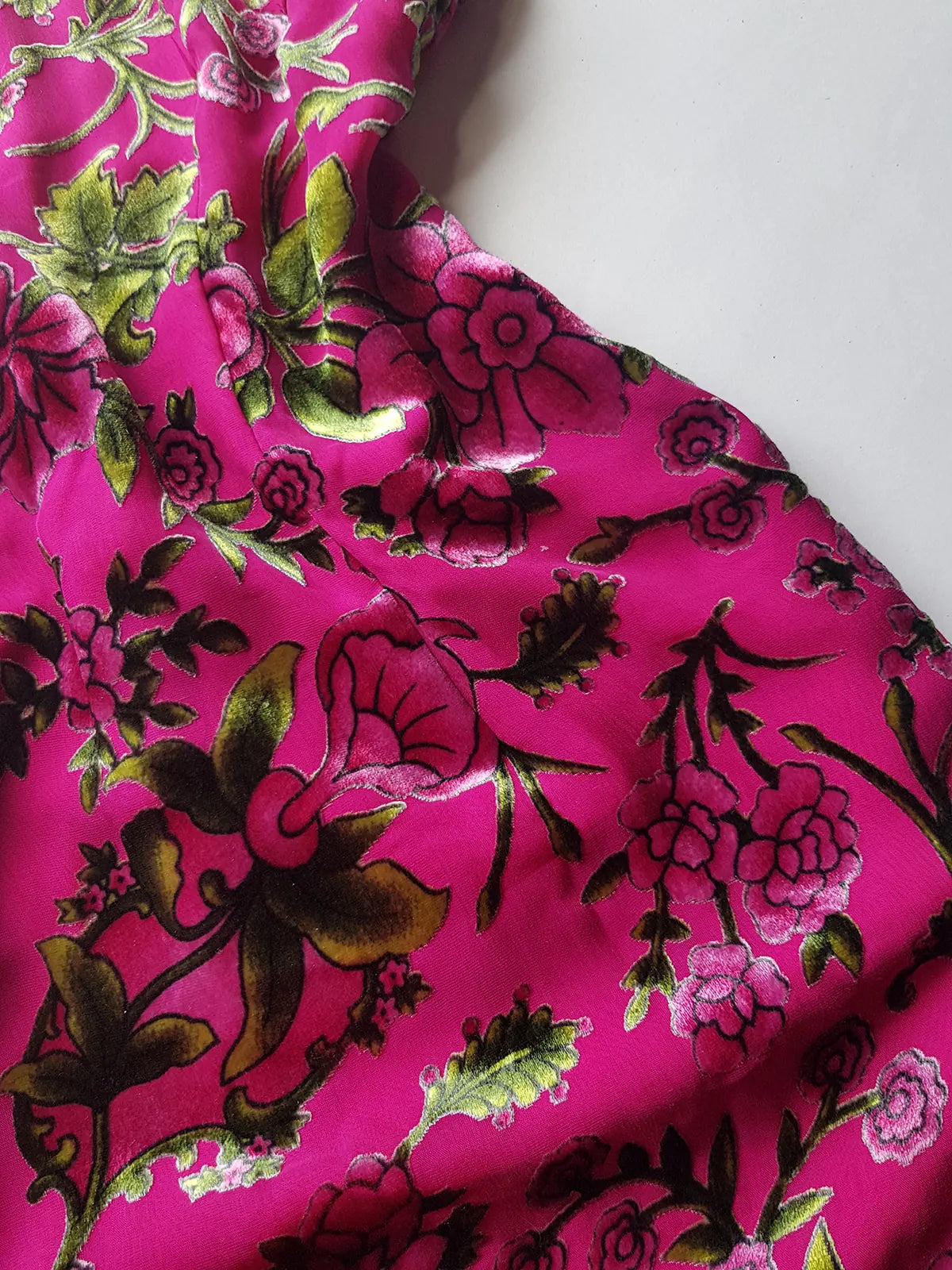 2000s Vintage Oriental Burnout Velvet Dress in Raspberry Pink & Green Florals - perfect for date night