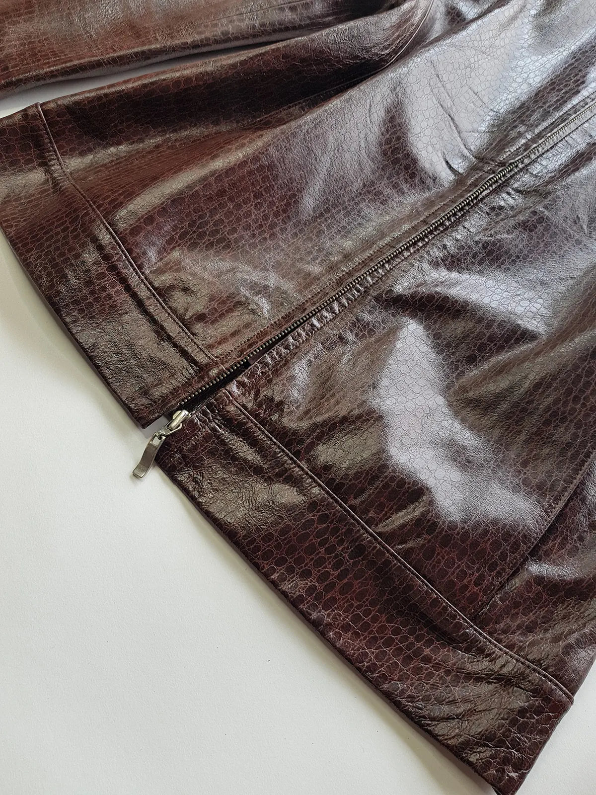 90s Vintage Italian 100% Genuine Leather Jacket - Snakeskin print Rich Cognac Brown - zip front Motorcycle style with metal pop button collar