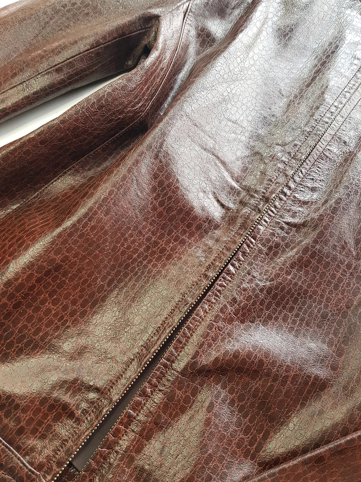 90s Vintage Italian 100% Genuine Leather Jacket - Snakeskin print Rich Cognac Brown - zip front Motorcycle style with metal pop button collar