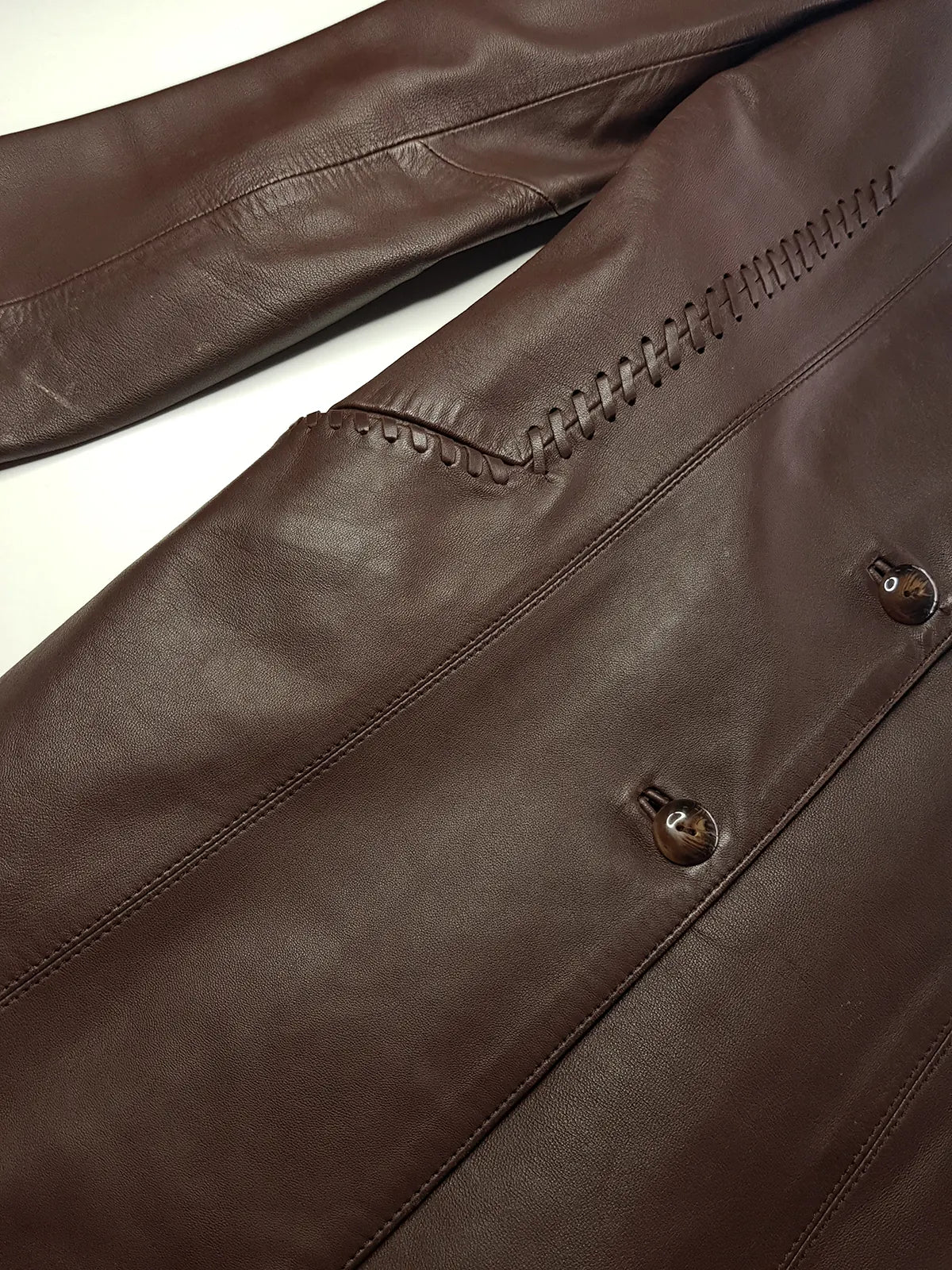 Italian Vintage Rich Hickory Brown 90s Vintage 100% Genuine Leather Jacket - Hourglass Cut Tailoring - Feature Braided Leather Detailing