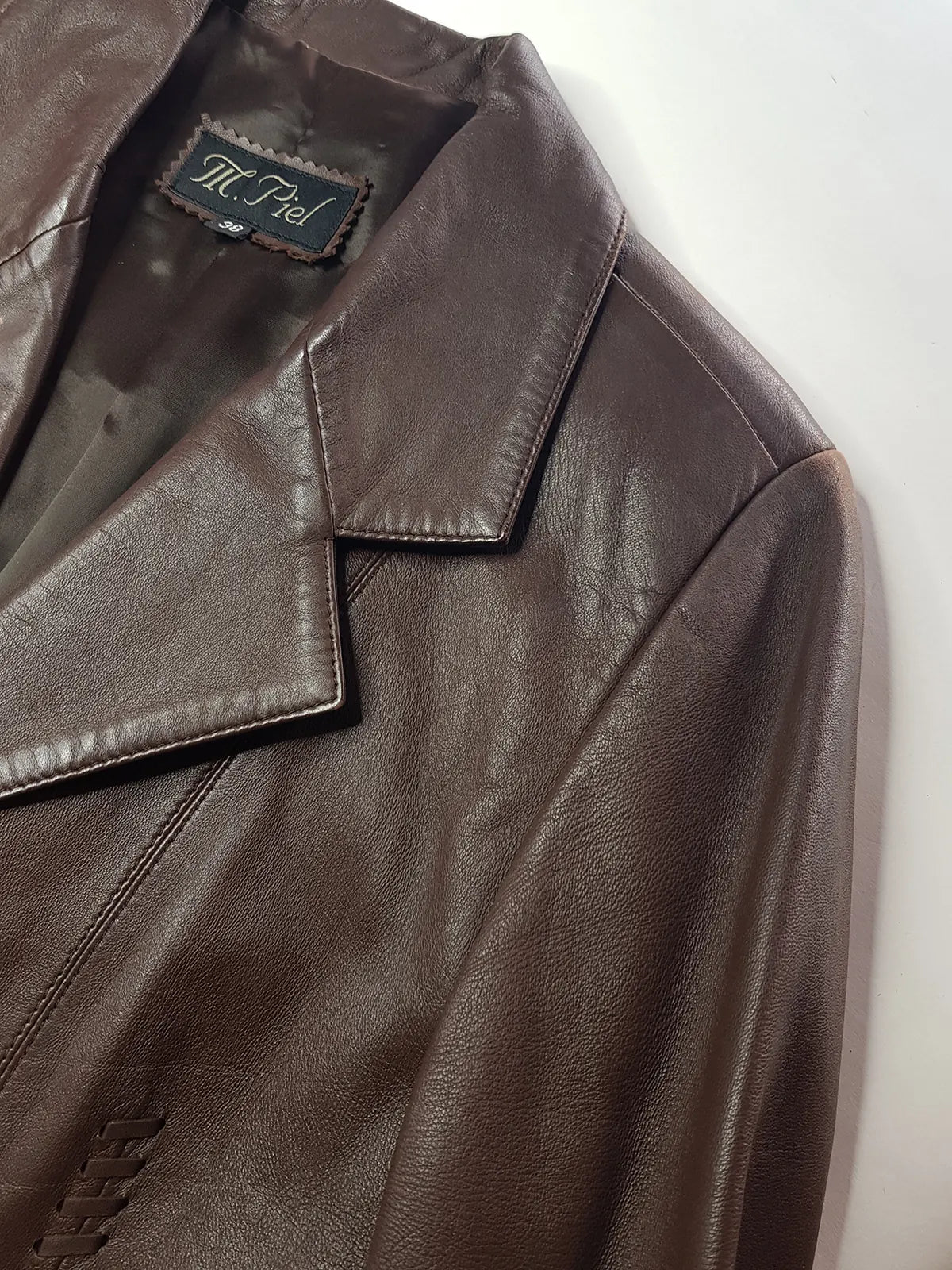 Italian Vintage Rich Hickory Brown 90s Vintage 100% Genuine Leather Jacket - Hourglass Cut Tailoring - Feature Braided Leather Detailing