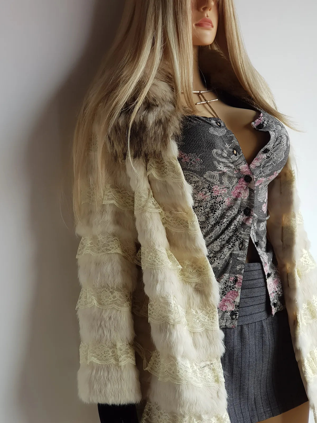 Vintage 90s Fox Fur & Lace Coat with Incredible Fluffy Fox Fur Collar - Fully Lined - Layers of fur & Lace in Cream tones - button front