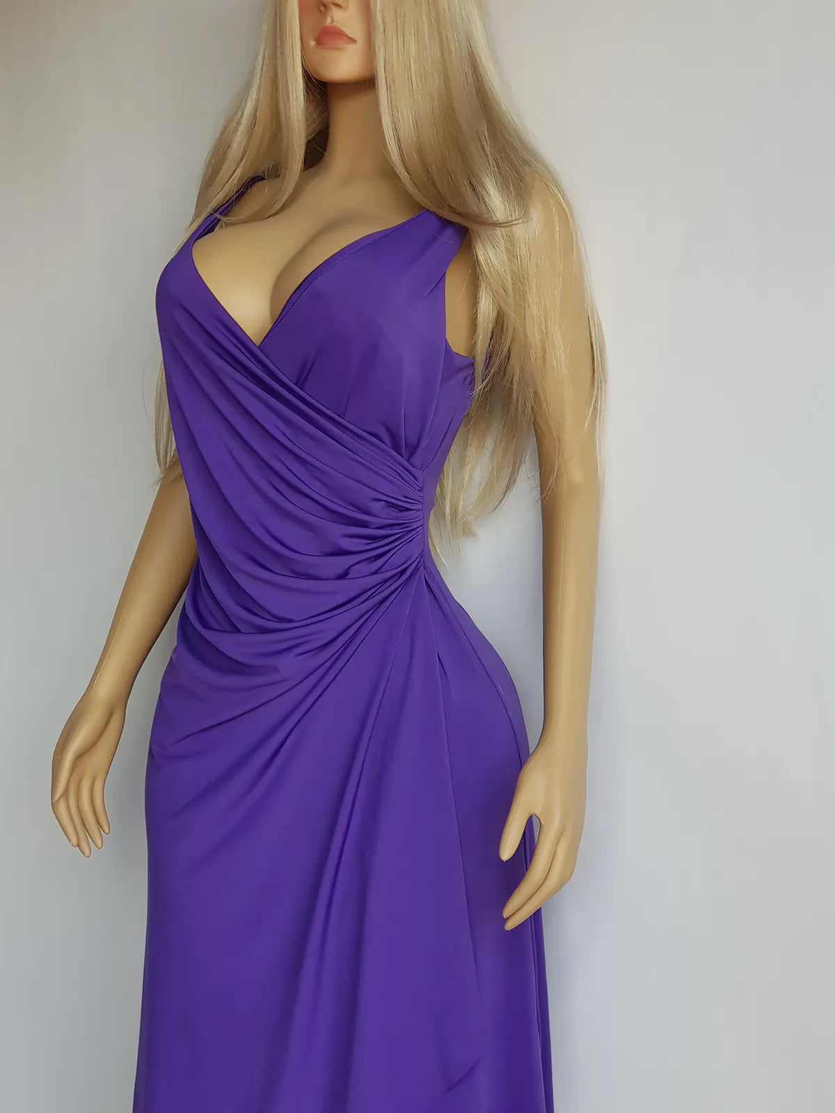 90s Sexy Purple Goddess Gown - Absolutely Beautiful Silhouette with Draped Bust & Hip Ruching - Stretch body hugging high quality draped jersey fabric