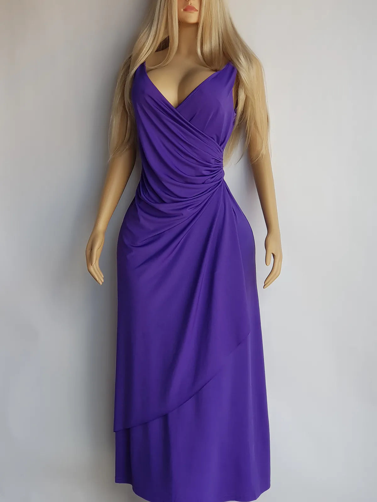 90s Sexy Purple Goddess Gown - Absolutely Beautiful Silhouette with Draped Bust & Hip Ruching - Stretch body hugging high quality draped jersey fabric