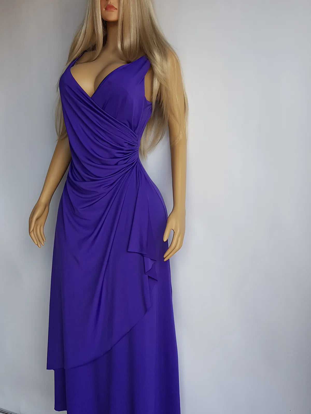 90s Sexy Purple Goddess Gown - Absolutely Beautiful Silhouette with Draped Bust & Hip Ruching - Stretch body hugging high quality draped jersey fabric