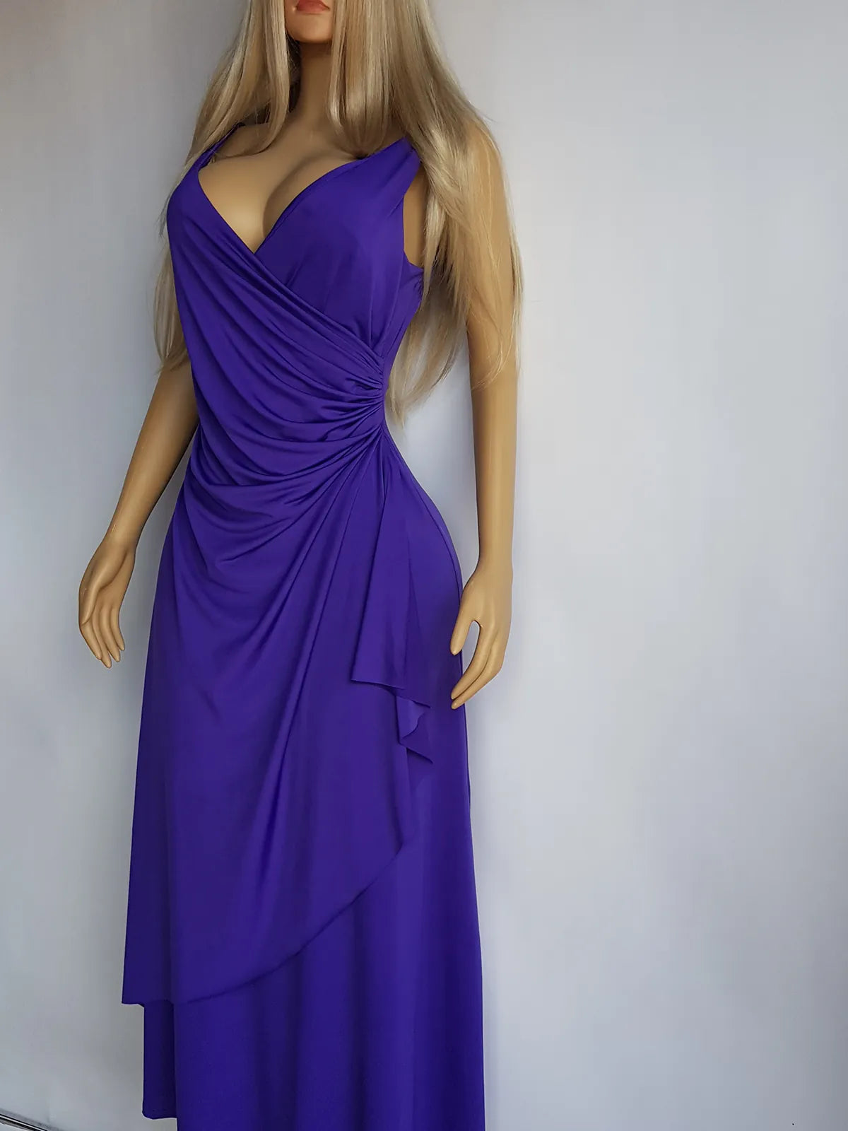 90s Sexy Purple Goddess Gown - Absolutely Beautiful Silhouette with Draped Bust & Hip Ruching - Stretch body hugging high quality draped jersey fabric