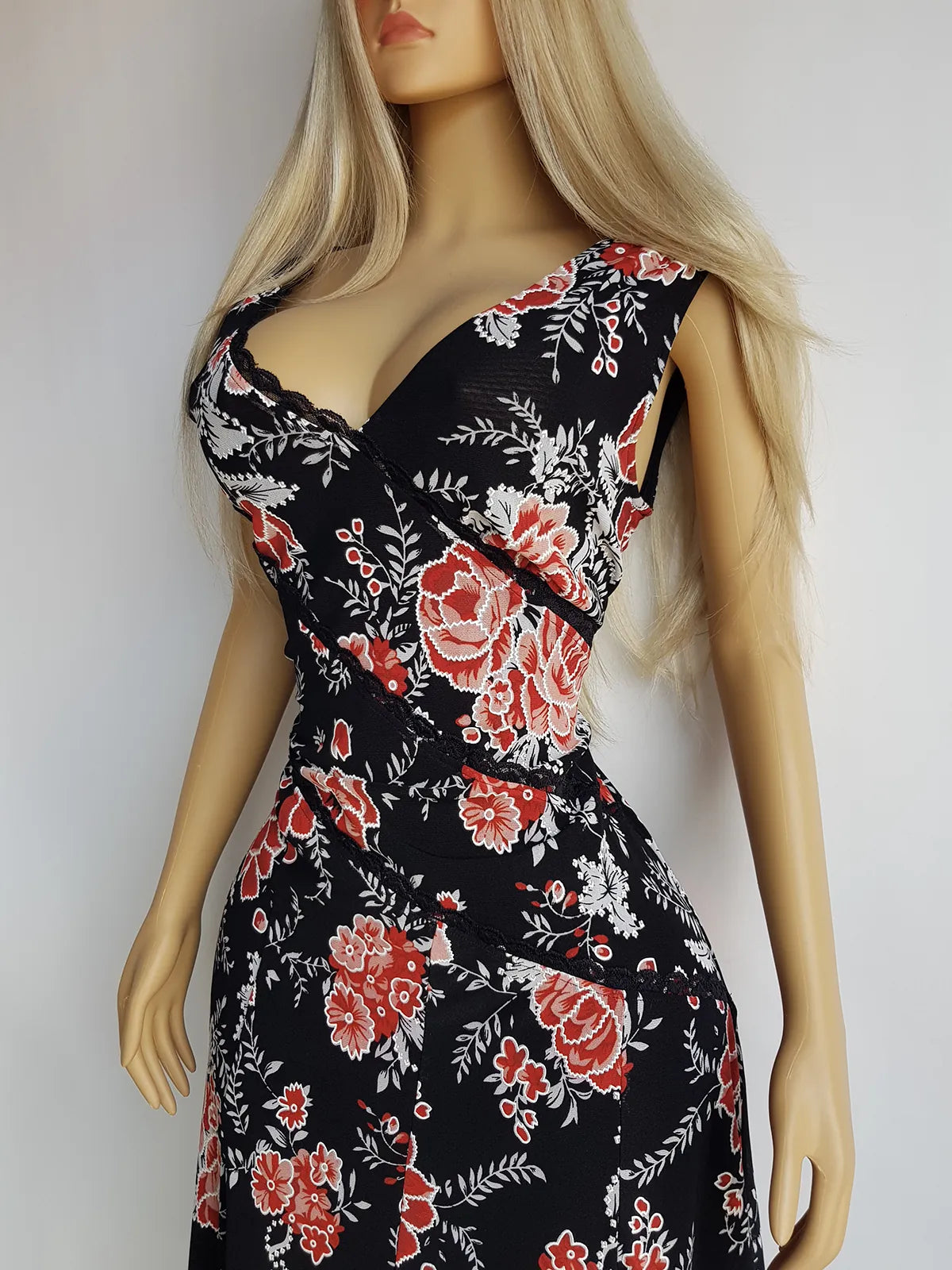 Vintage 90s la dolce vita hourglass mesh dress with florals and lace detailing - curve hugging in all the right places