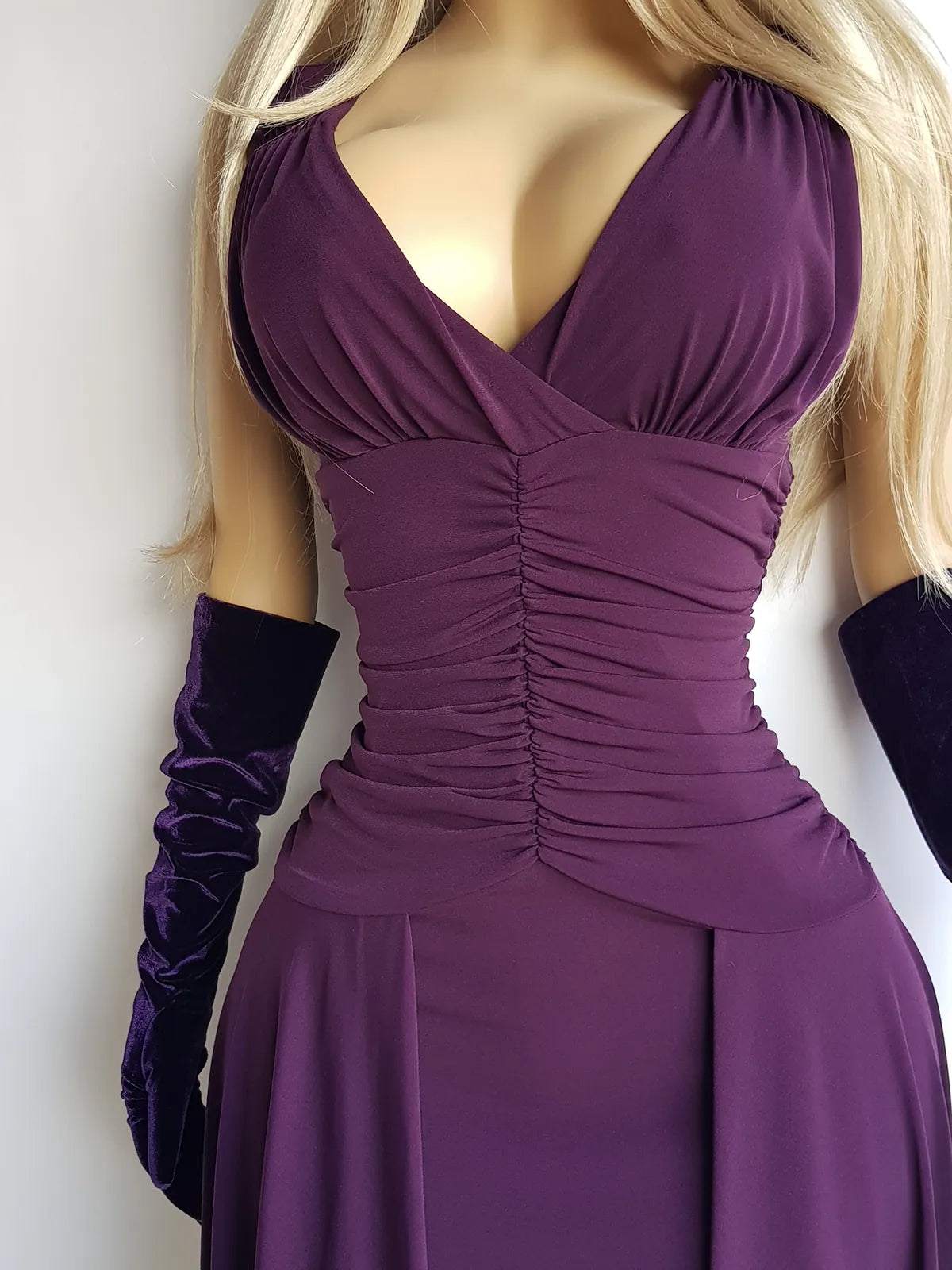 90s Sexy Purple Goddess Gown - Absolutely Beautiful Silhouette with Draped Bust & Waist Ruching - Stretch body hugging high quality draped jersey fabric