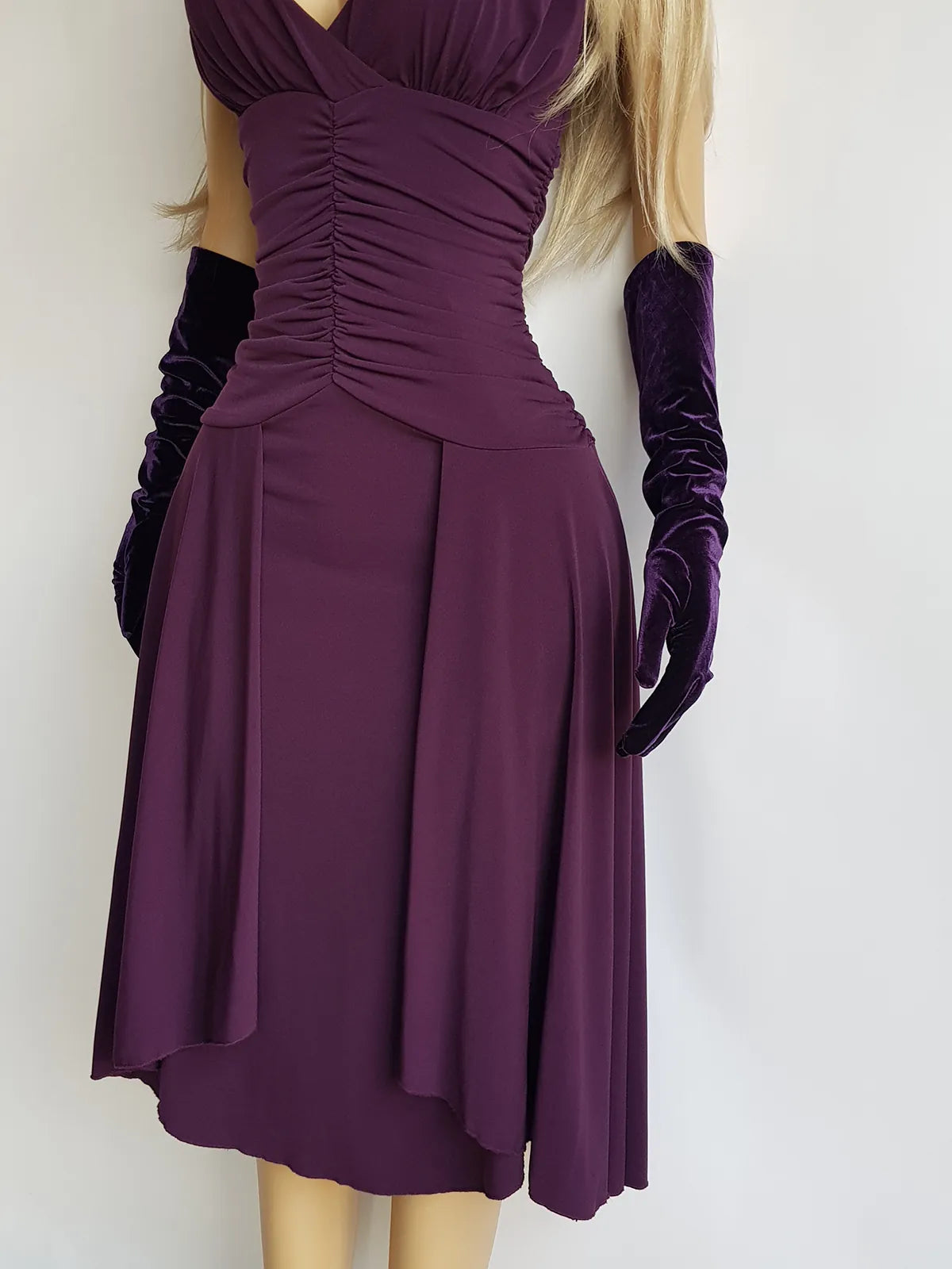 90s Sexy Purple Goddess Gown - Absolutely Beautiful Silhouette with Draped Bust & Waist Ruching - Stretch body hugging high quality draped jersey fabric