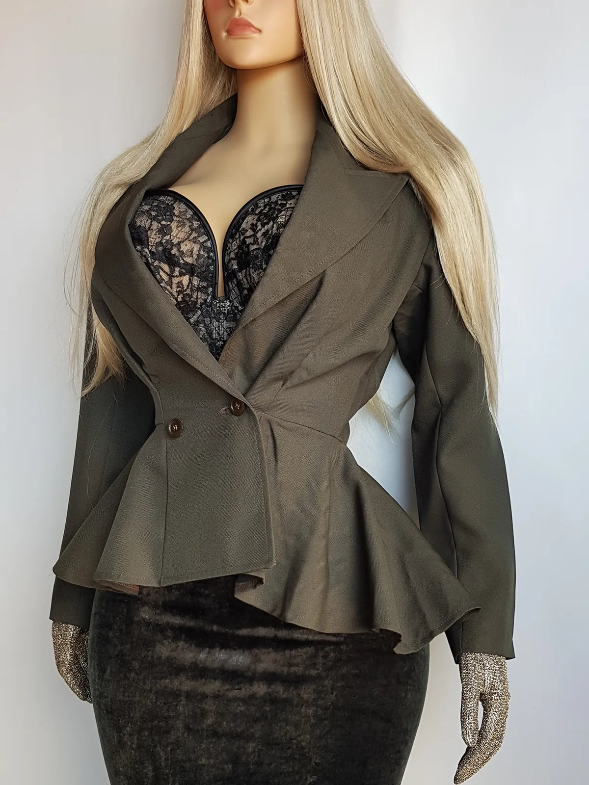 Genuine Vintage Nipped Waist Tailored Jacket in Perfect Olive Green - Peplum Flated Waist - Button Closure - Equestrian Fetish Chic