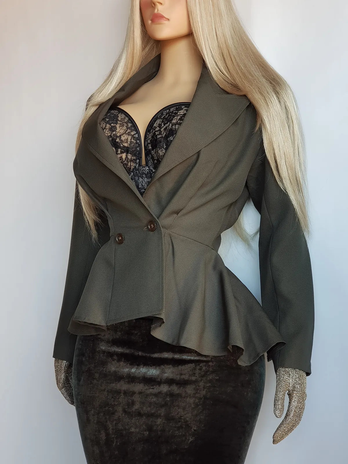 Genuine Vintage Nipped Waist Tailored Jacket in Perfect Olive Green - Peplum Flated Waist - Button Closure - Equestrian Fetish Chic