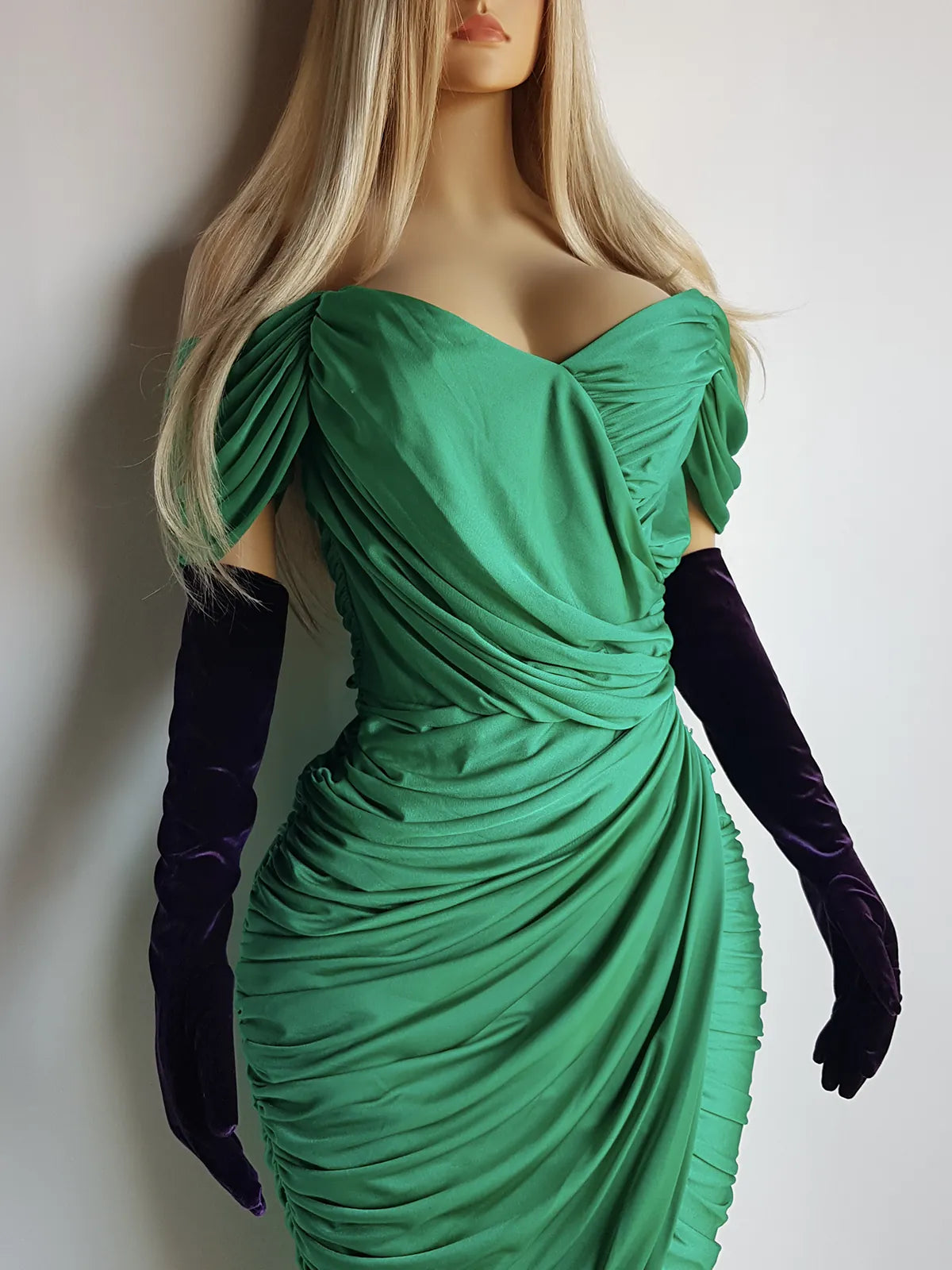 Authentic Vintage Unbelievably Gorgeous Emerald Green Grecian Dress - Boned Bust & Extreme hourglass - Beaded Waist Applique - Curve hugging stretch Jersey