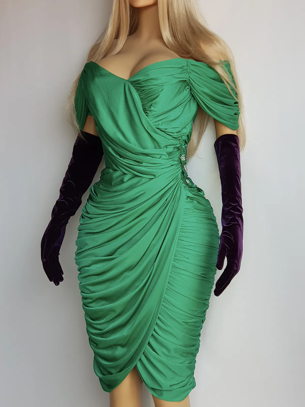 Authentic Vintage Unbelievably Gorgeous Emerald Green Grecian Dress - Boned Bust & Extreme hourglass - Beaded Waist Applique - Curve hugging stretch Jersey