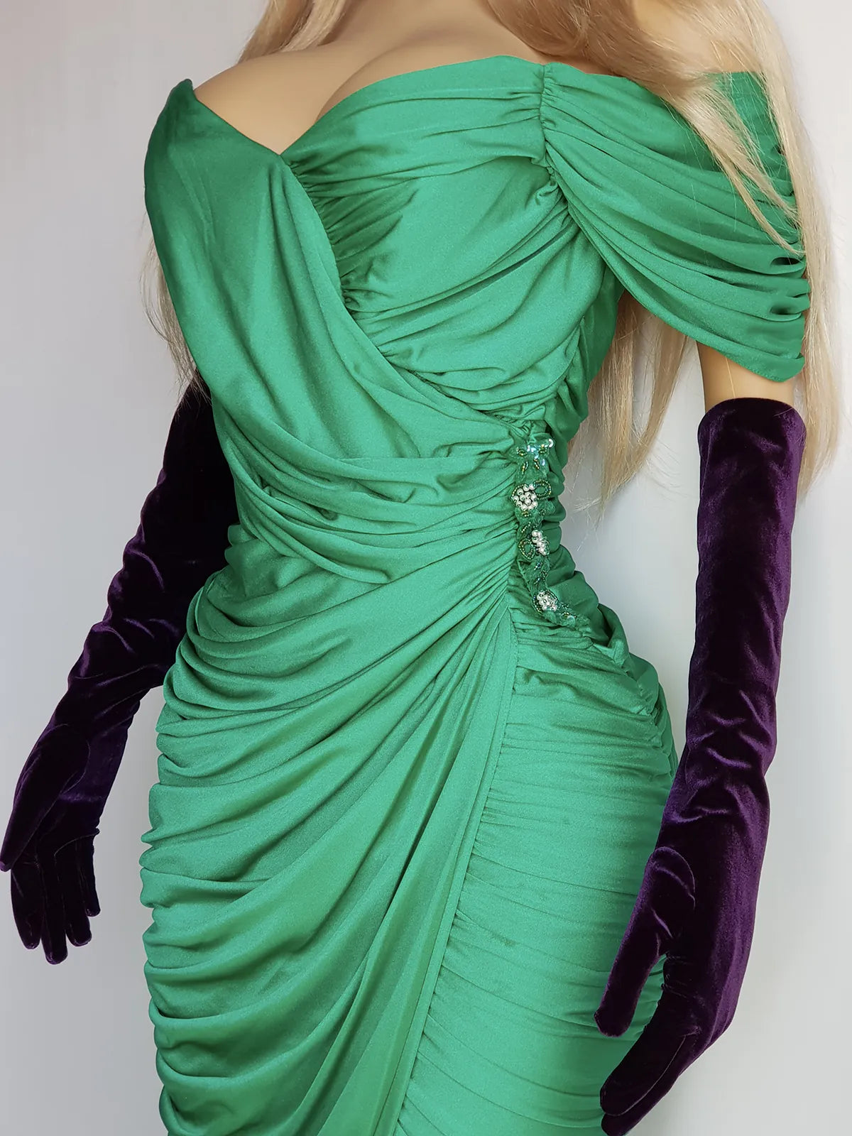 Authentic Vintage Unbelievably Gorgeous Emerald Green Grecian Dress - Boned Bust & Extreme hourglass - Beaded Waist Applique - Curve hugging stretch Jersey