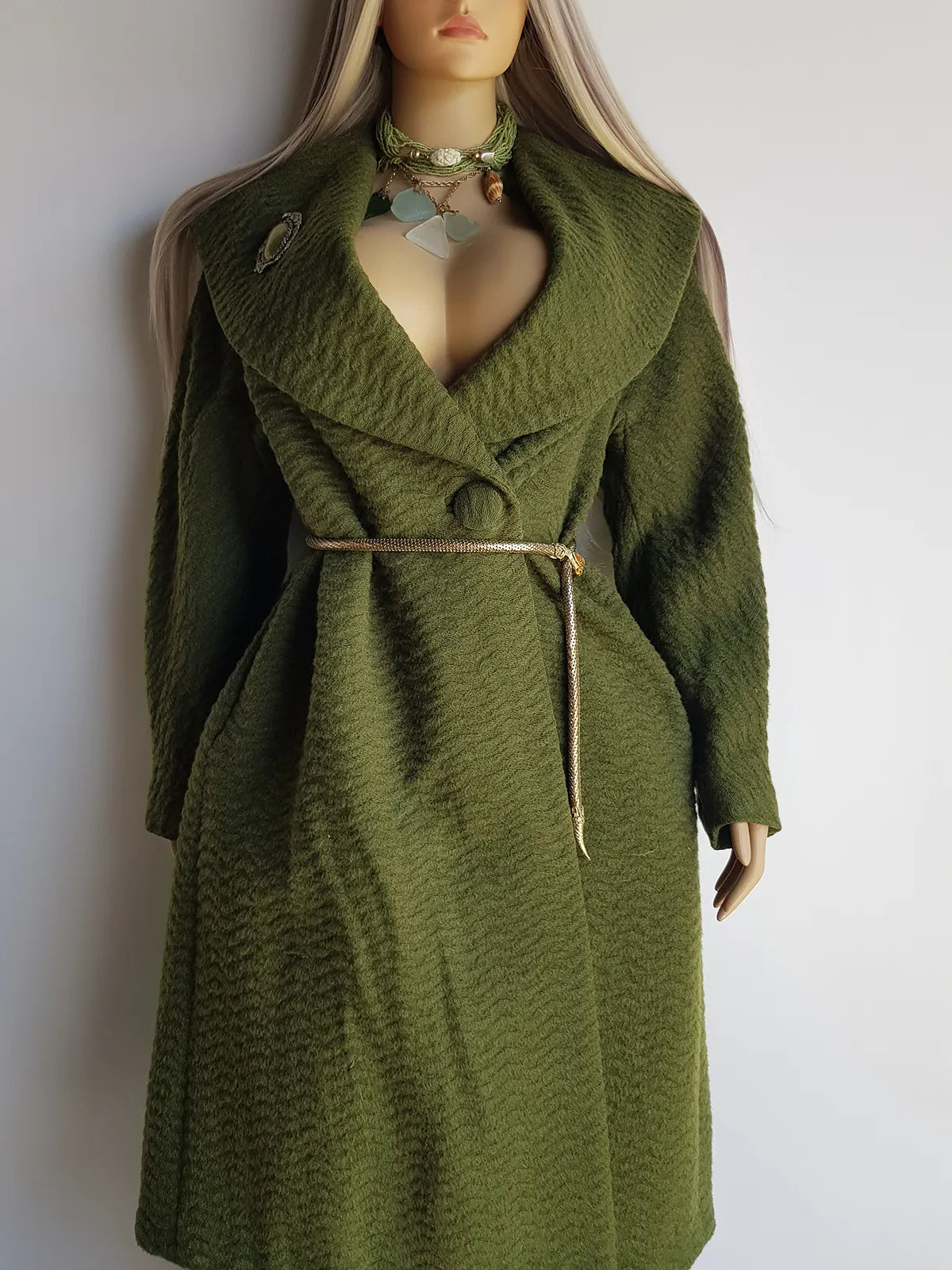 1950s Vintage Wool Hourglass Coat in Incredible Olive Green & Ornate Lapel Brooch - Knee Length - Immaculate Tailoring - Emerald Green Lining