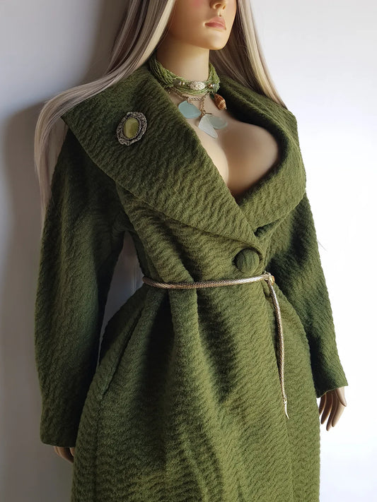 1950s Vintage Wool Hourglass Coat in Incredible Olive Green & Ornate Lapel Brooch - Knee Length - Immaculate Tailoring - Emerald Green Lining