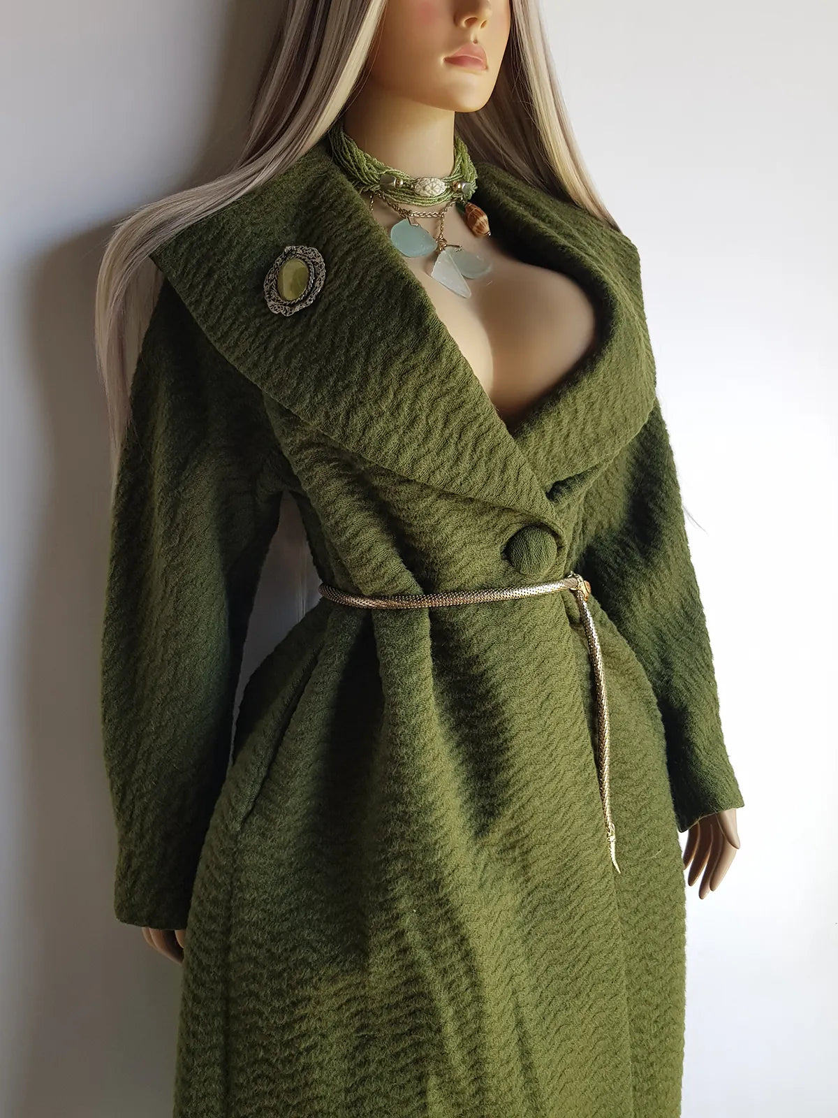 1950s Vintage Wool Hourglass Coat in Incredible Olive Green & Ornate Lapel Brooch - Knee Length - Immaculate Tailoring - Emerald Green Lining