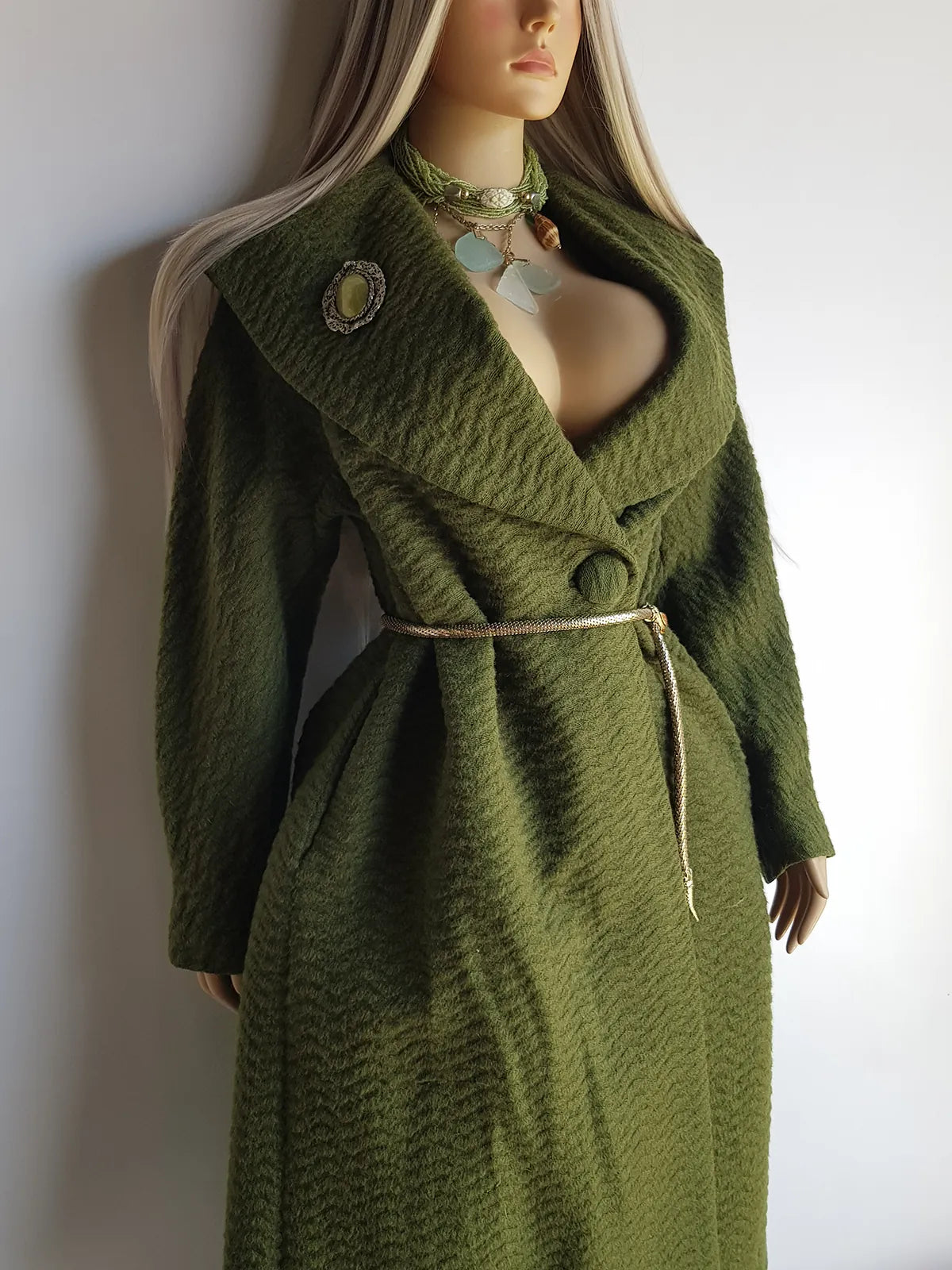 1950s Vintage Wool Hourglass Coat in Incredible Olive Green & Ornate Lapel Brooch - Knee Length - Immaculate Tailoring - Emerald Green Lining