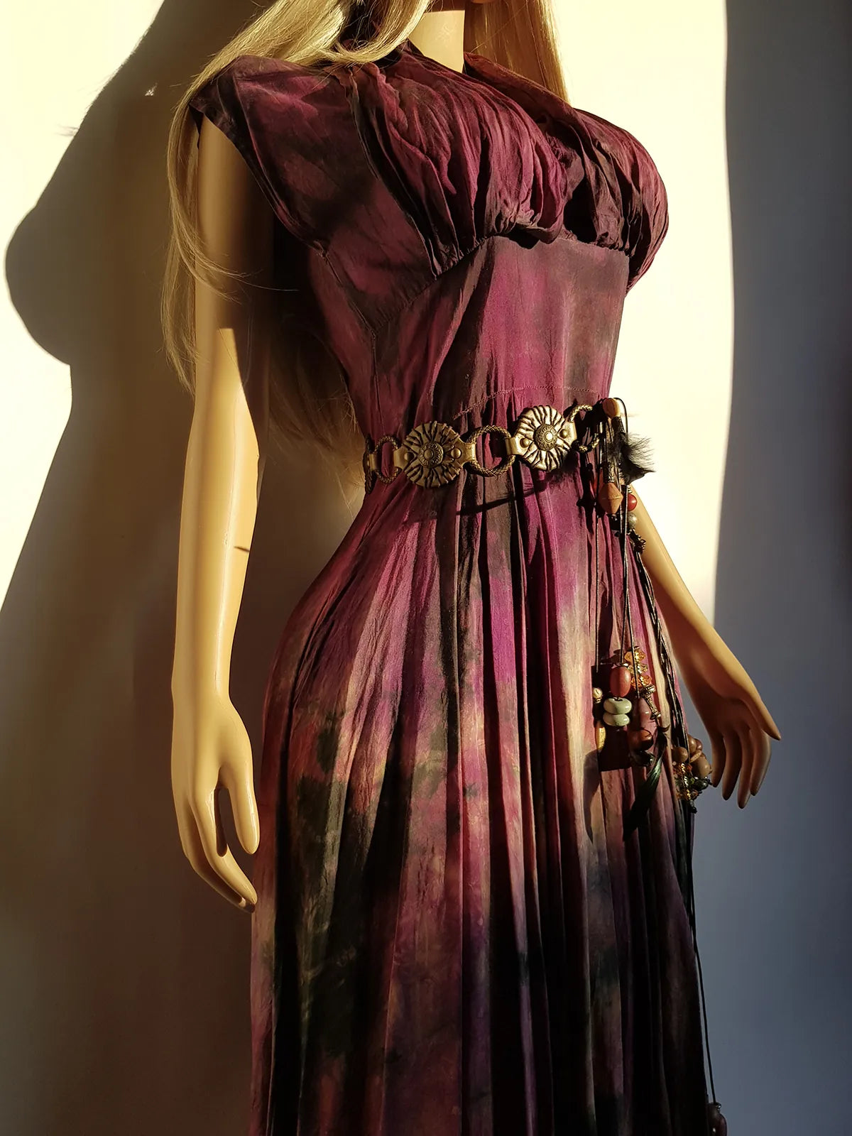 Spectacular 1950s Amethyst Purple & Green Toned Hand Dyed One of a Kind Hourglass Dress - Pure Cotton - Gathered Sculptural Bust - Fitted Waist - Flared Skirt