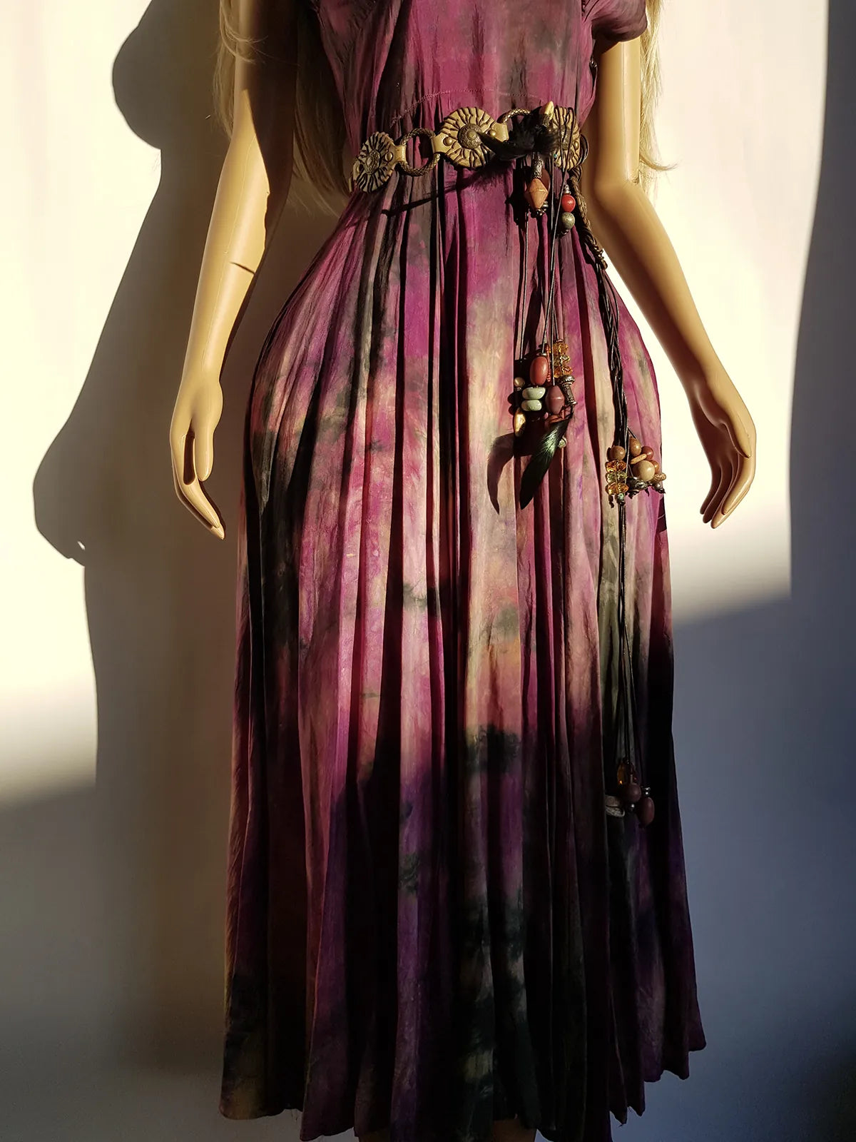 Spectacular 1950s Amethyst Purple & Green Toned Hand Dyed One of a Kind Hourglass Dress - Pure Cotton - Gathered Sculptural Bust - Fitted Waist - Flared Skirt