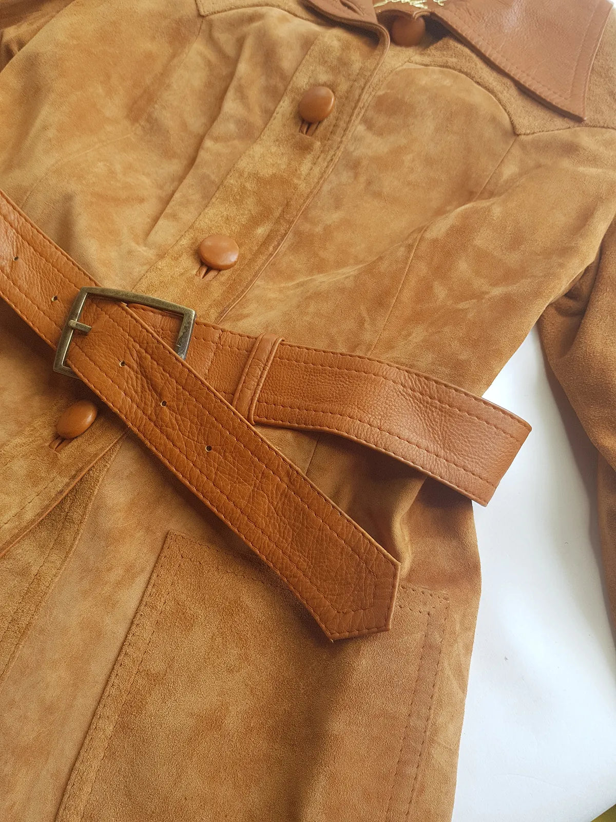 1970s Beautiful Rich Caramel Soft Suede & Leather Jacket - Hourglass Fit with Matching Belt - Leather Features - Feminine Curved Tailoring