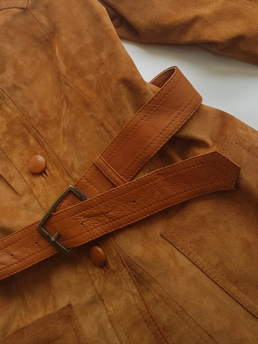1970s Beautiful Rich Caramel Soft Suede & Leather Jacket - Hourglass Fit with Matching Belt - Leather Features - Feminine Curved Tailoring
