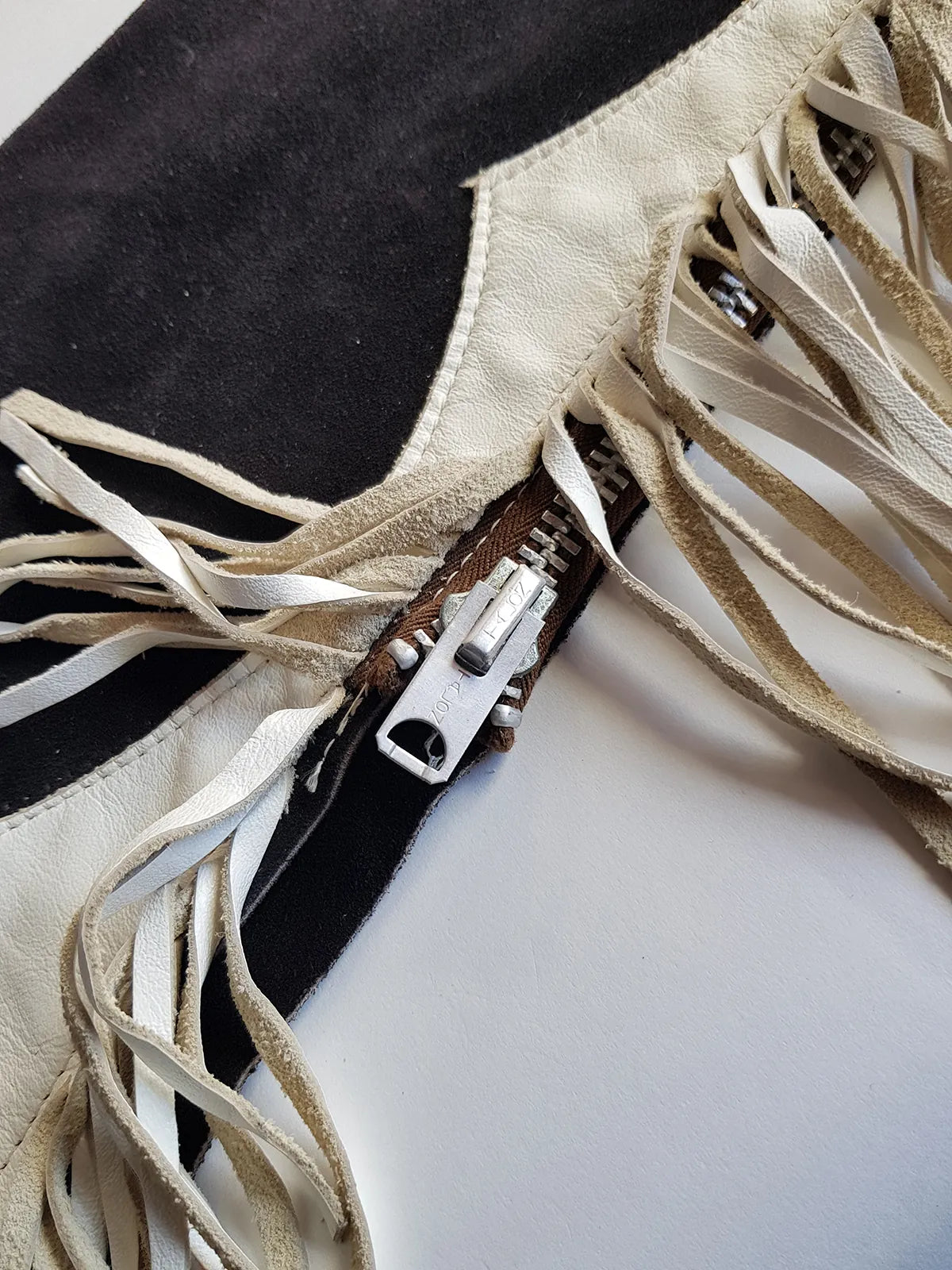 1950s Geniune Authentic Cowgirl Princess - Beautiful Soft Suede & Leather Tassel Chaps - Black & White - Chunky Metal Zippers - Perfect Fit -  Iconic for a Costume