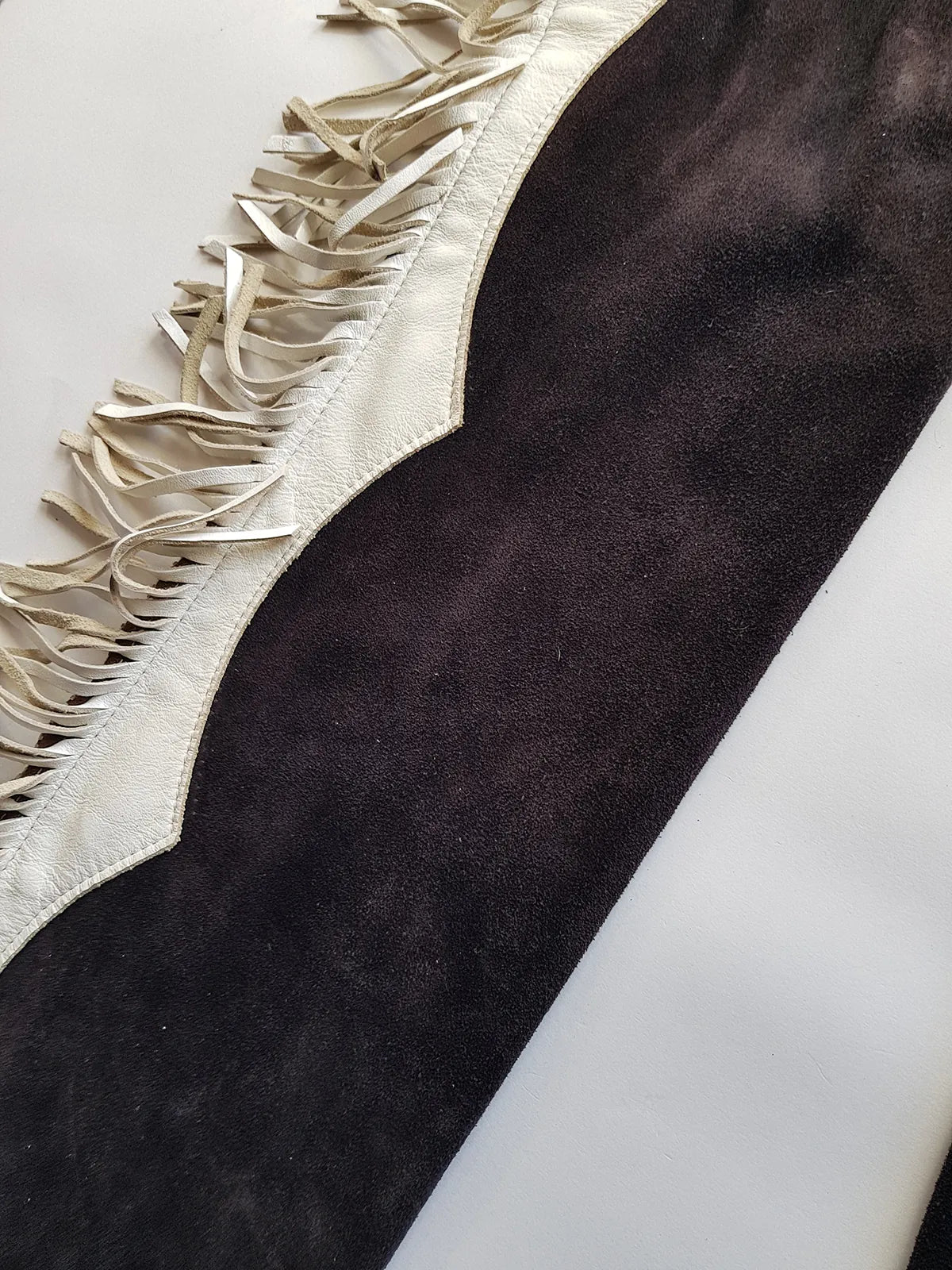 1950s Geniune Authentic Cowgirl Princess - Beautiful Soft Suede & Leather Tassel Chaps - Black & White - Chunky Metal Zippers - Perfect Fit -  Iconic for a Costume