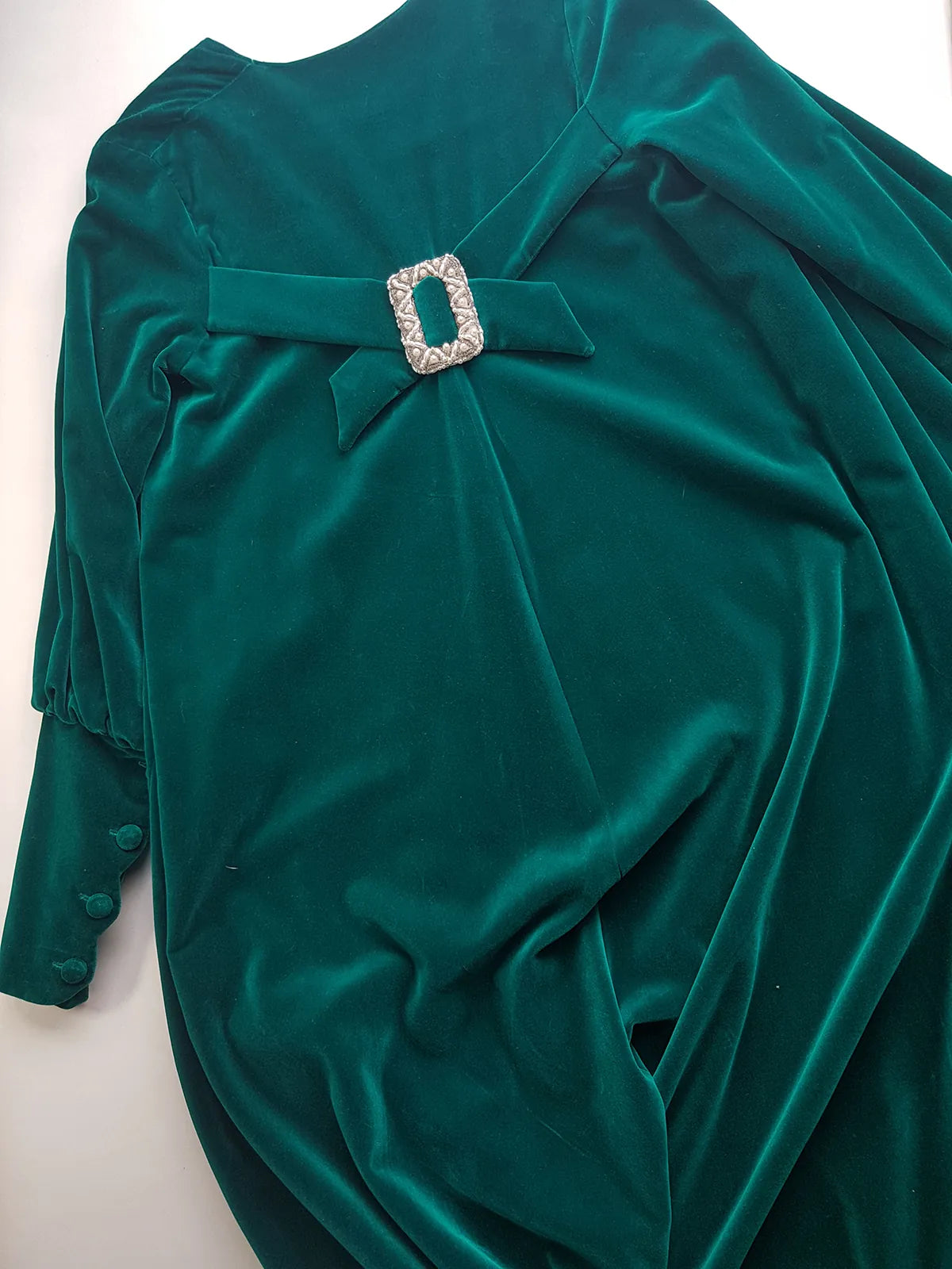 Unbelievable 1920s Peacock Green Bridal Quality Velvet Floor Length Opera Coat - Romantic Sleeves - Ornate Pearl Buckle & Bow - Unworn Condition