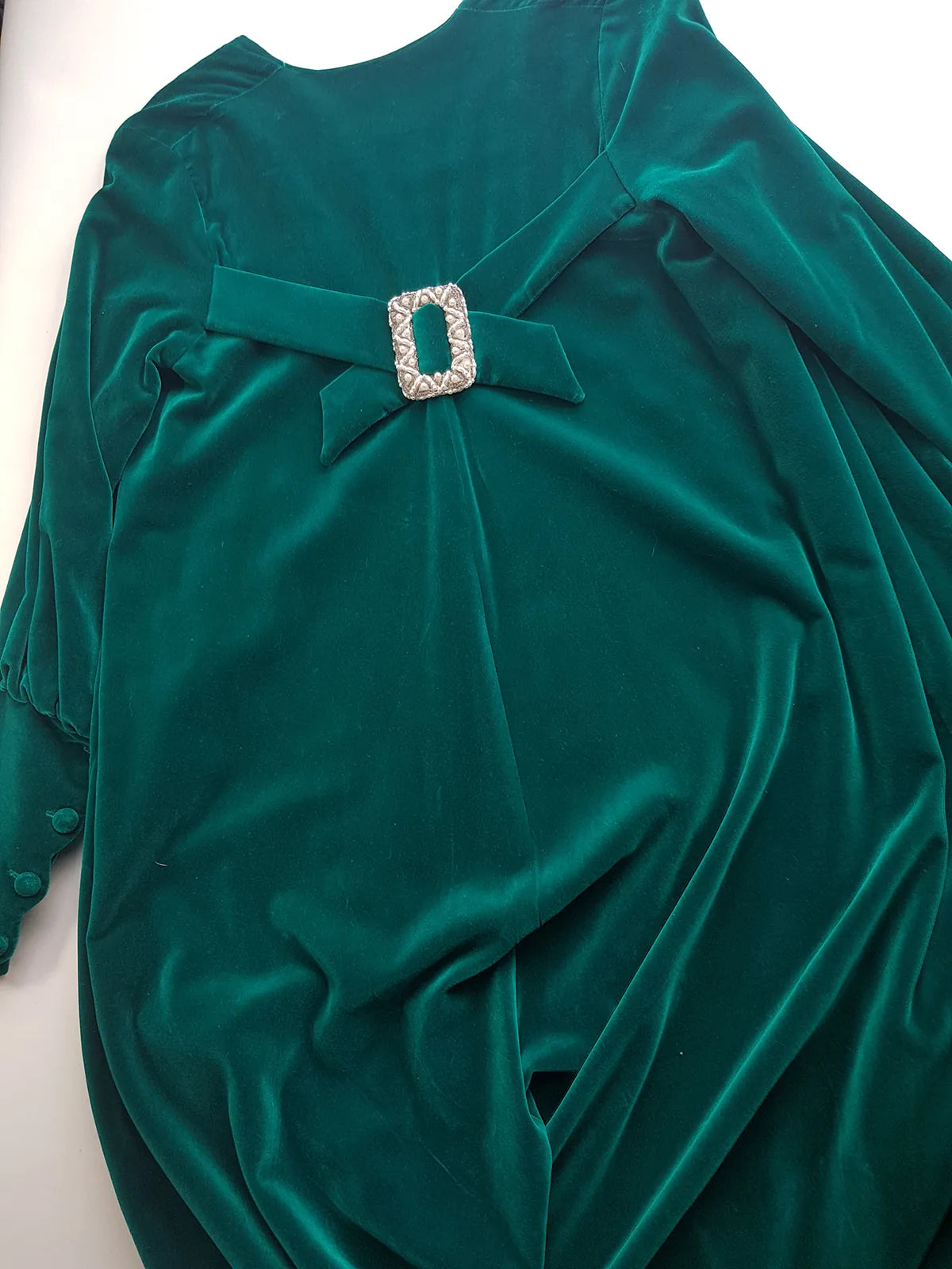 Unbelievable 1920s Peacock Green Bridal Quality Velvet Floor Length Opera Coat - Romantic Sleeves - Ornate Pearl Buckle & Bow - Unworn Condition